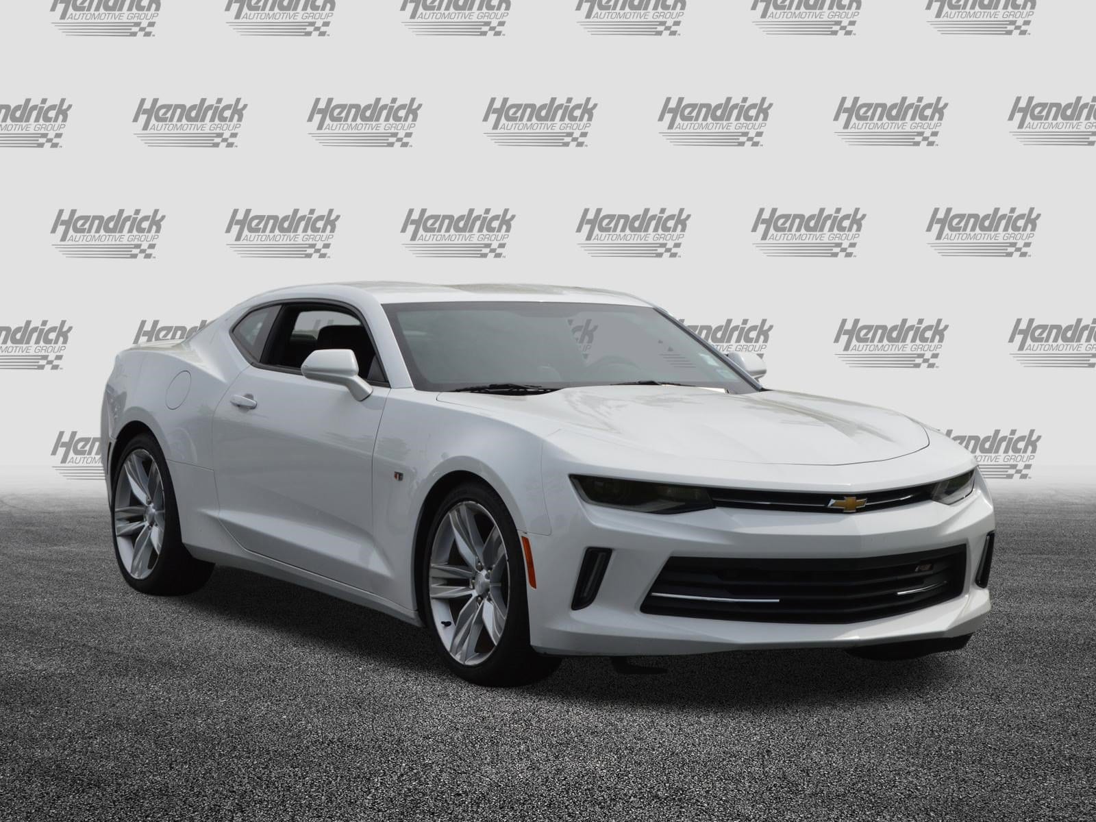 2017 Chevrolet Camaro 1LT photo 5