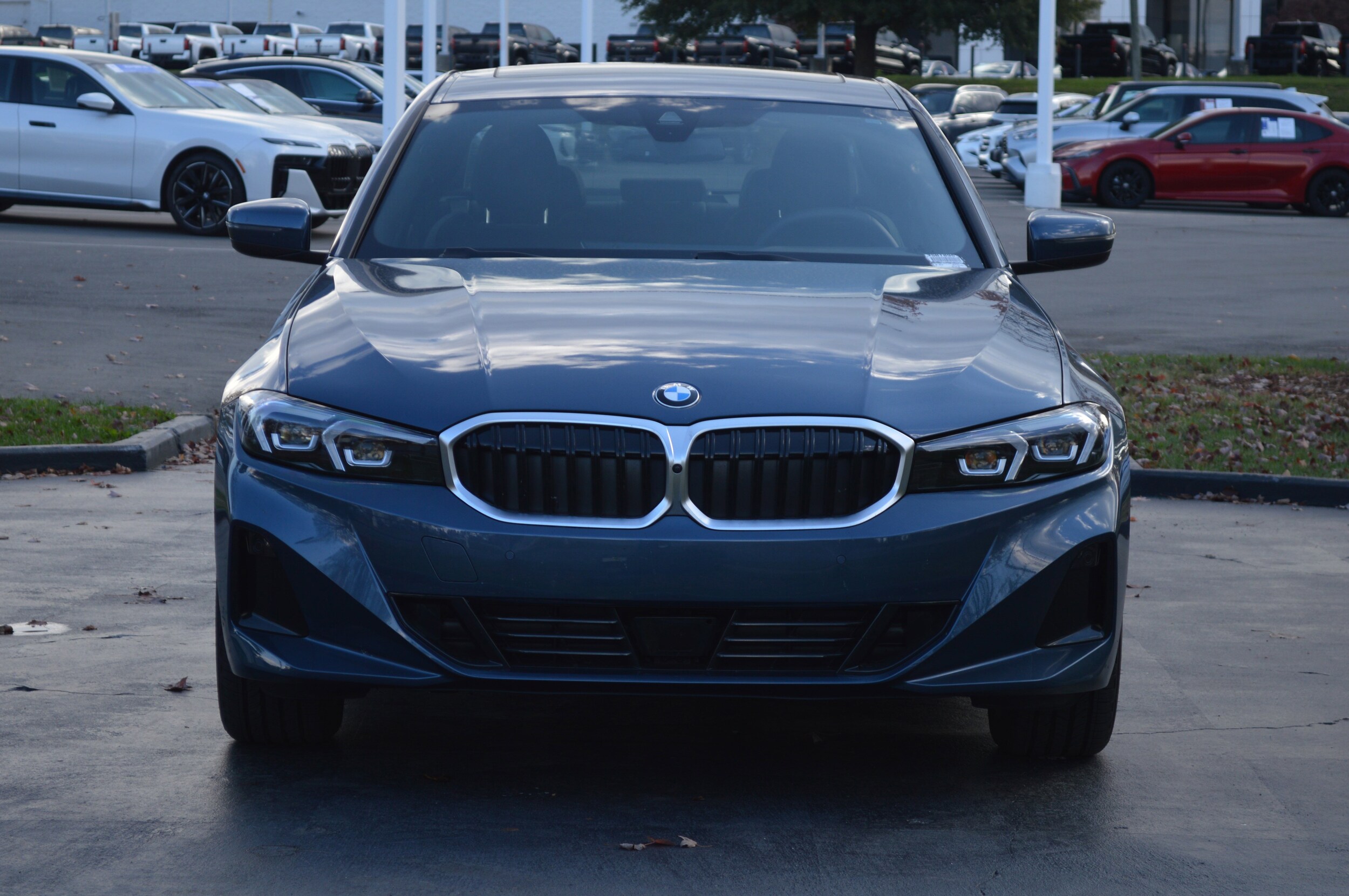 2025 BMW 3 Series 330i photo 4