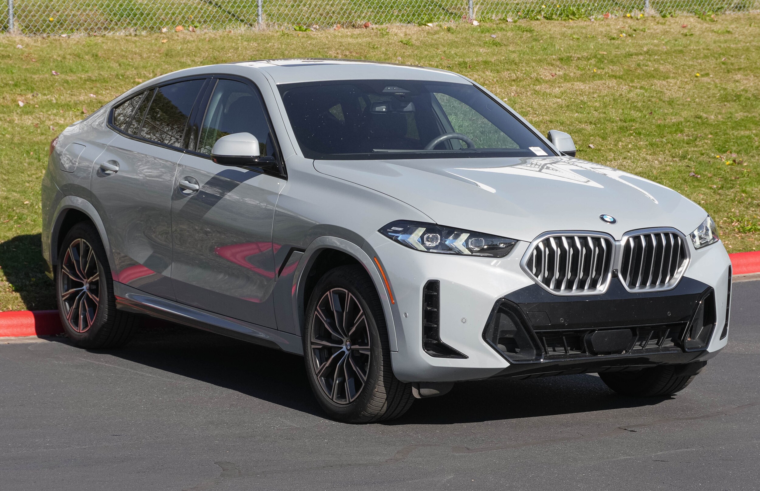 2025 Bmw X6 xDrive40i photo 2