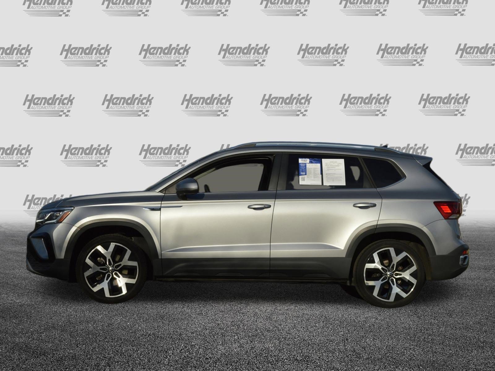 2022 Volkswagen Taos SEL photo 3