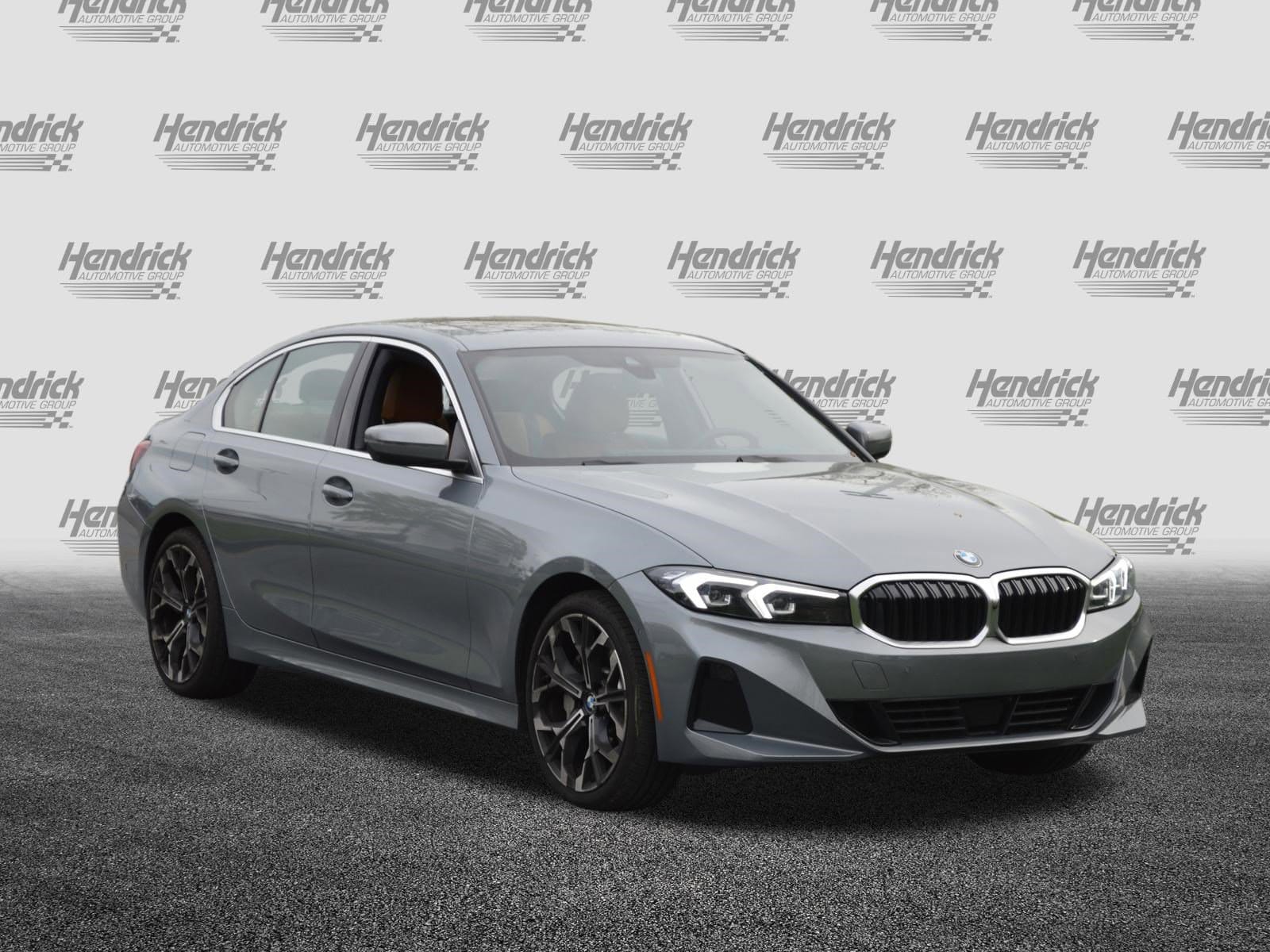 2025 BMW 3 Series 330i photo 4