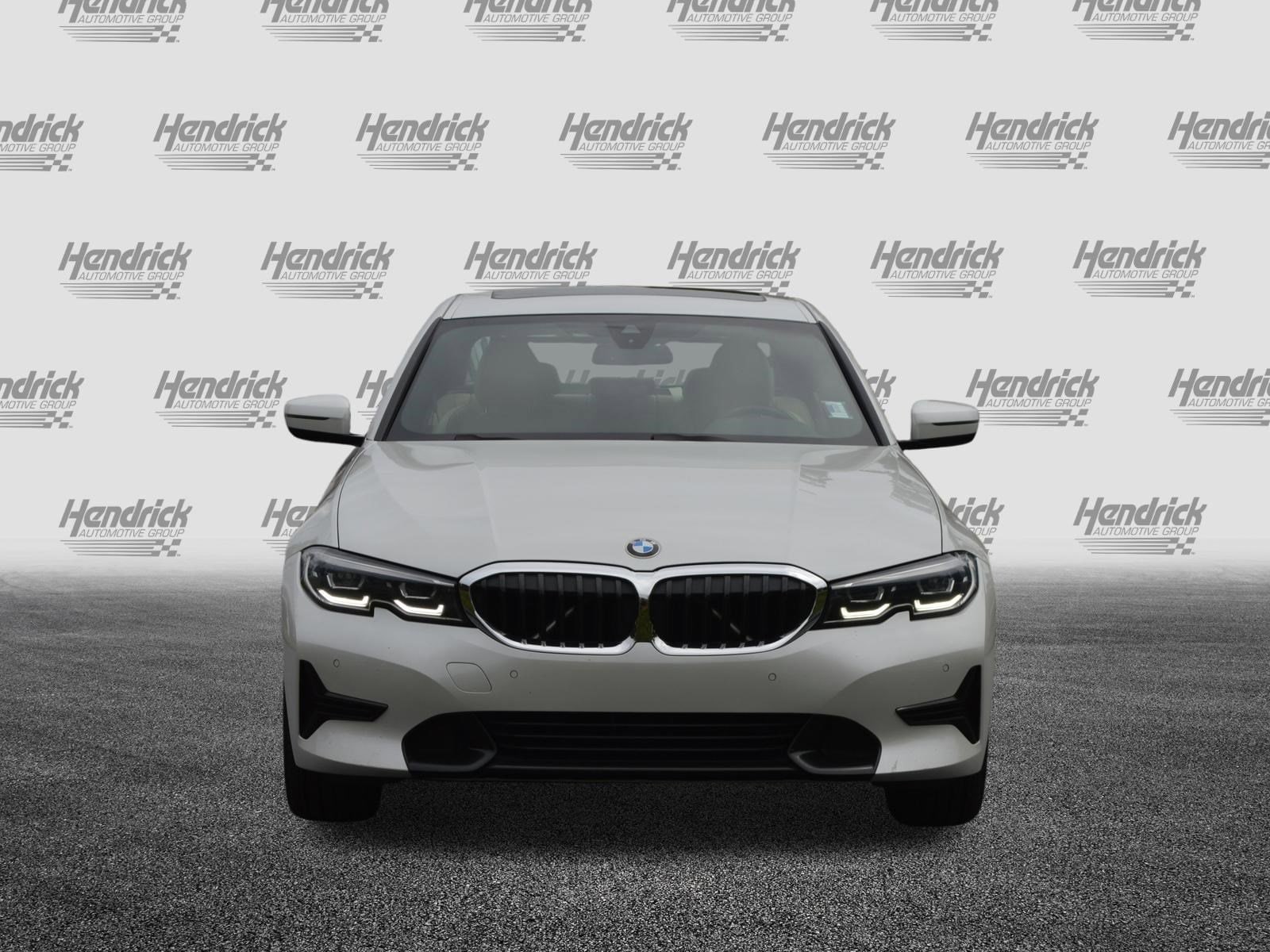 2022 BMW 3 Series 330i photo 4