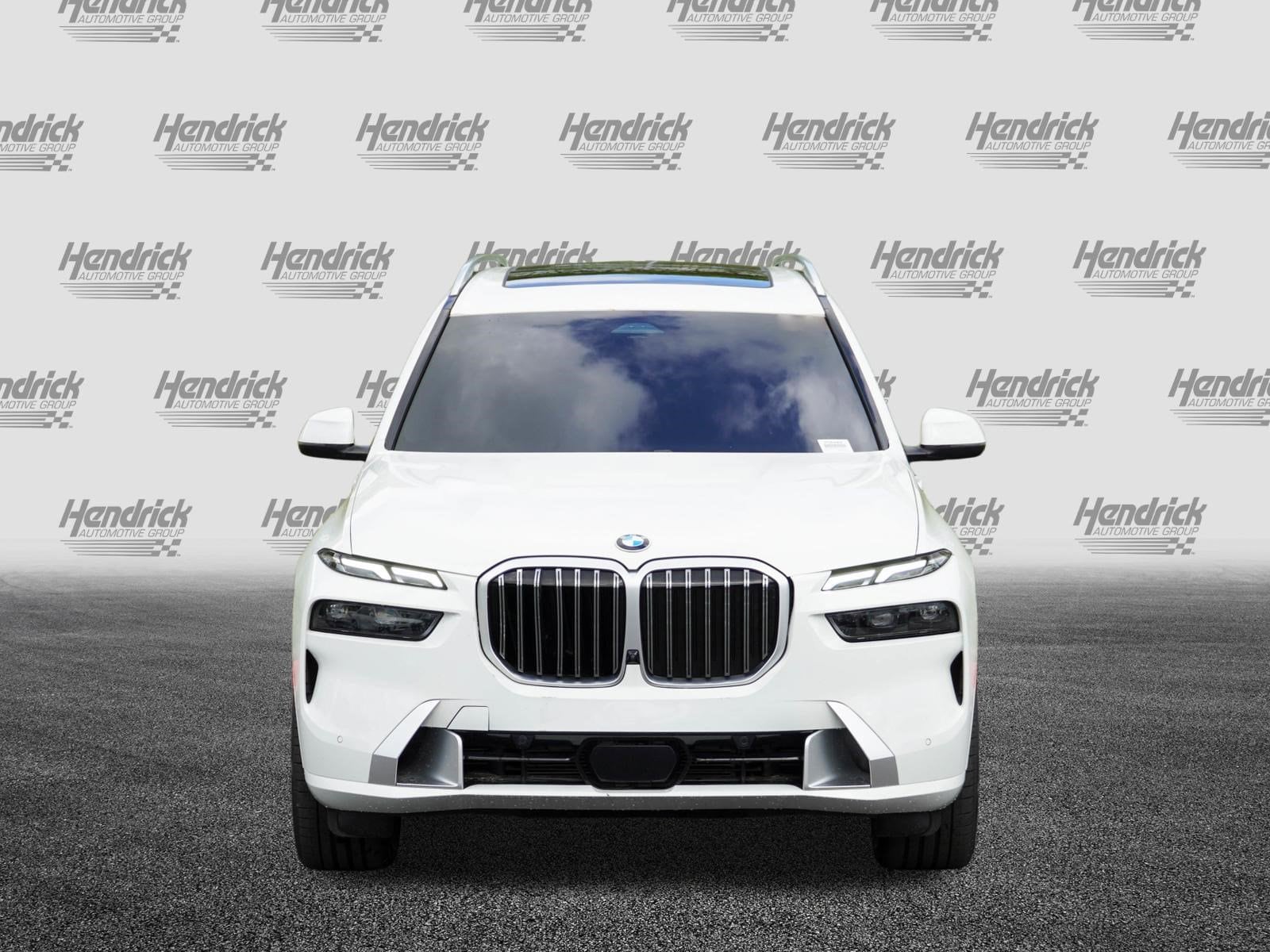 2024 BMW X7 xDrive40i photo 2