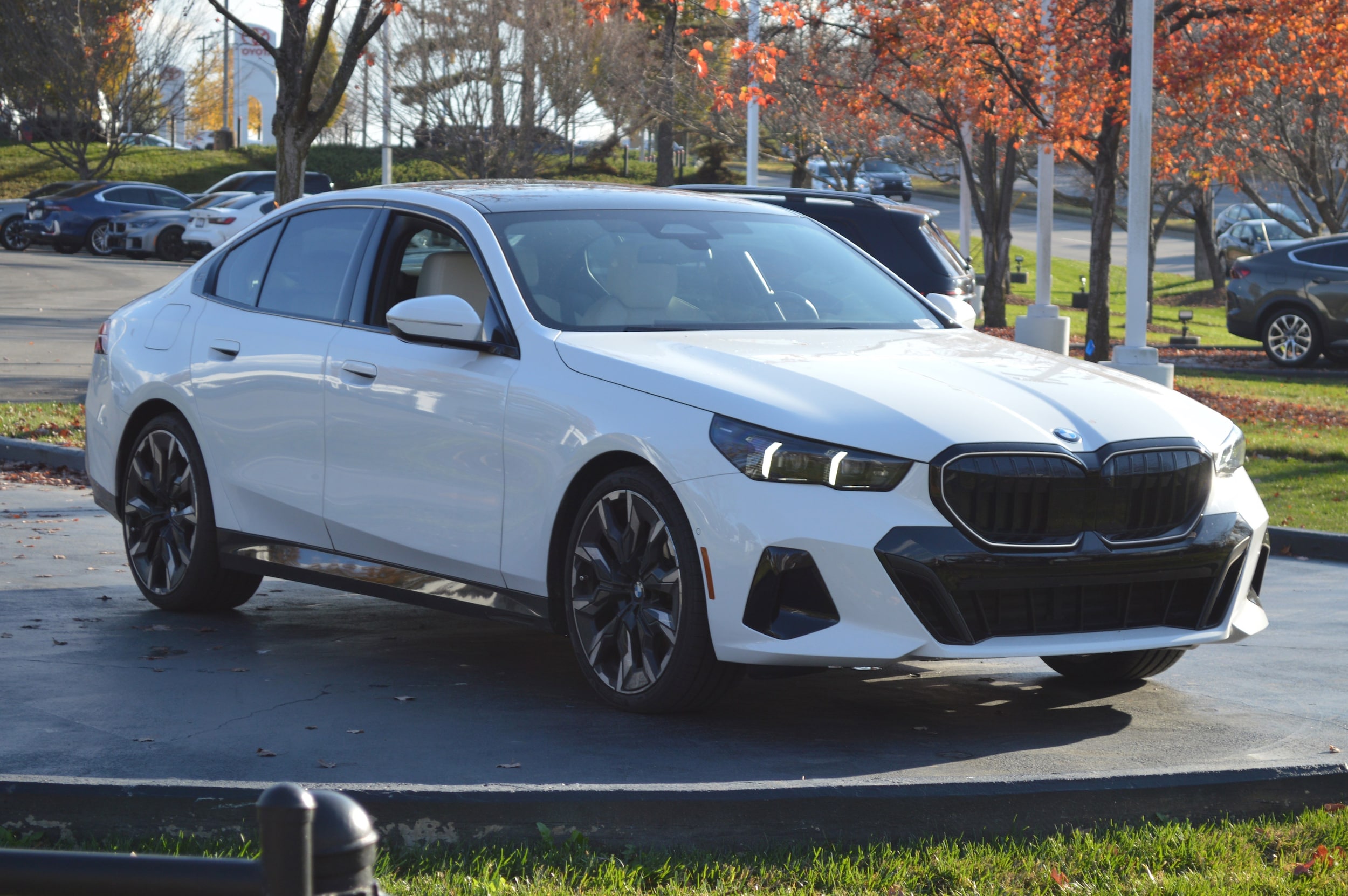 2026 BMW 5 Series 530i photo 4