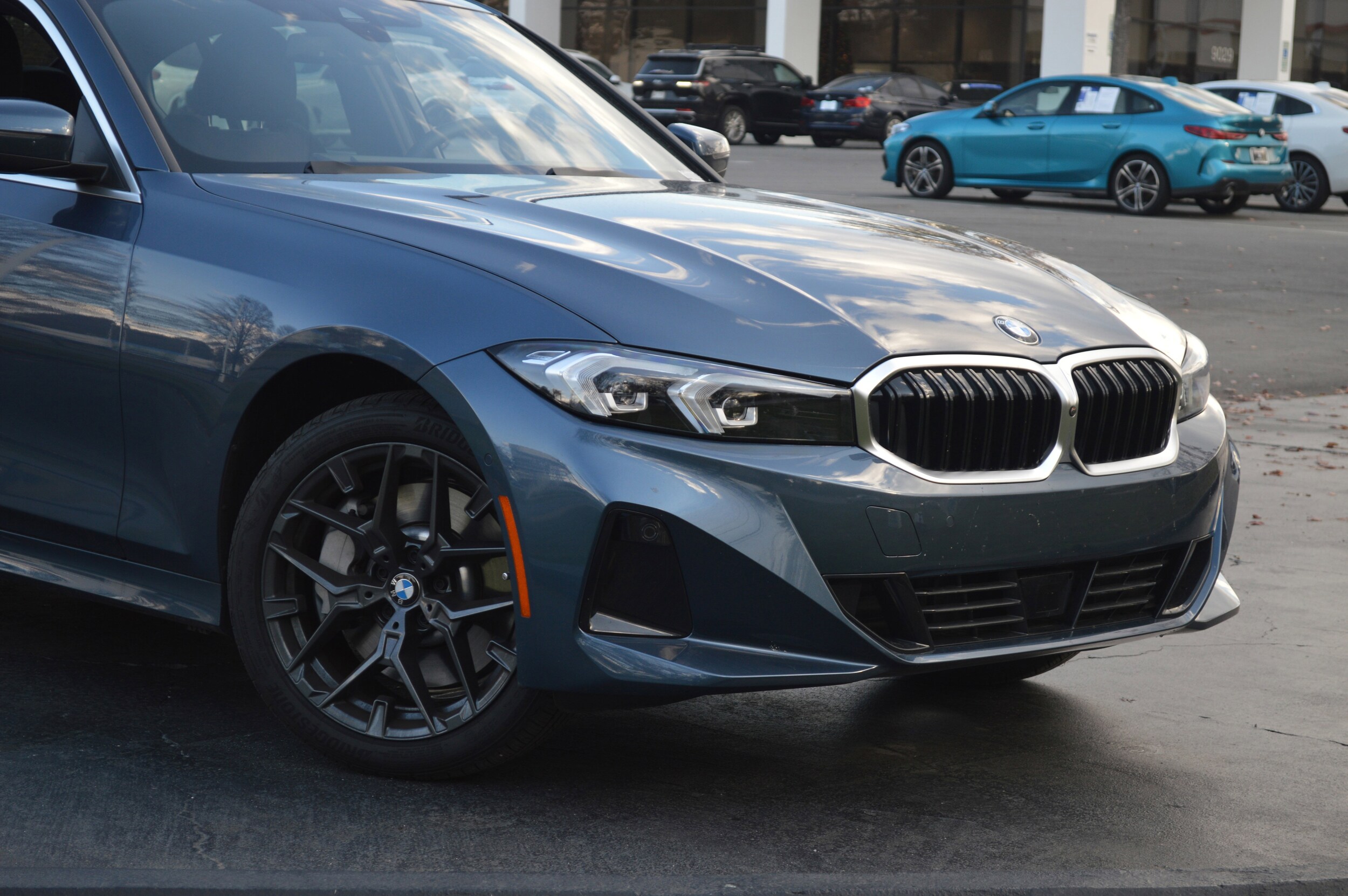 2025 Bmw 330i photo 2