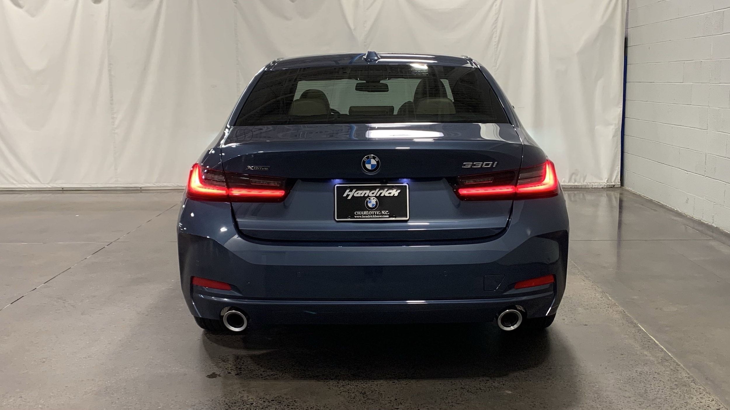 2025 BMW 3 Series 330i xDrive photo 6