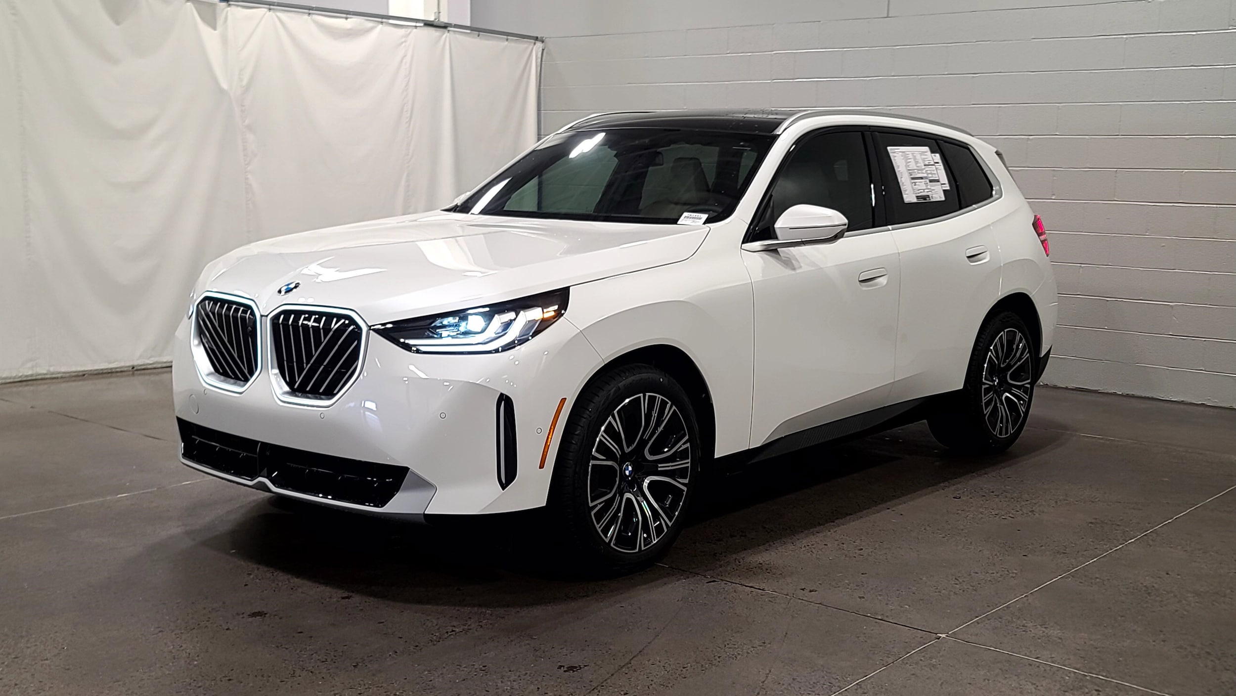 2026 BMW X3 30 xDrive photo 2