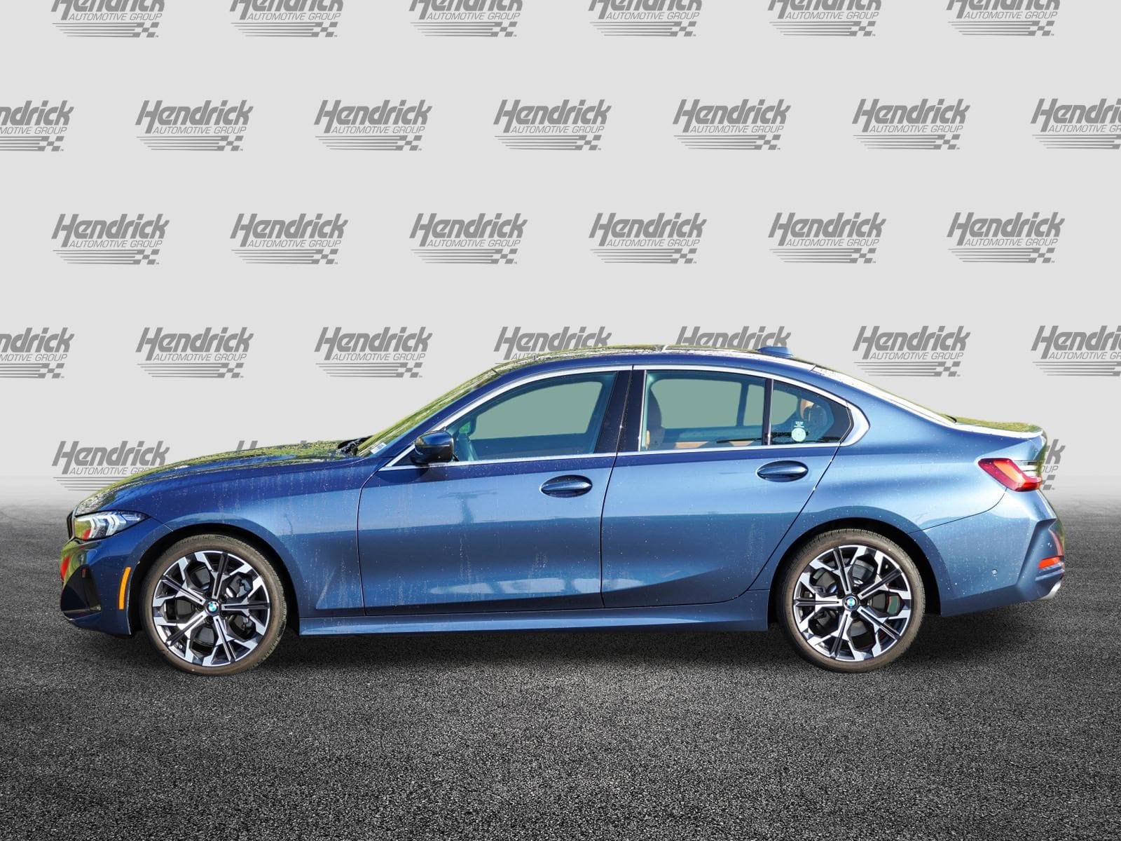 2025 BMW 3 Series 330i photo 5