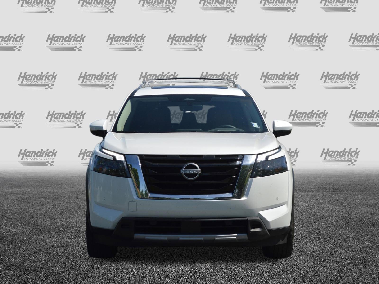 2025 Nissan Pathfinder Platinum photo 4