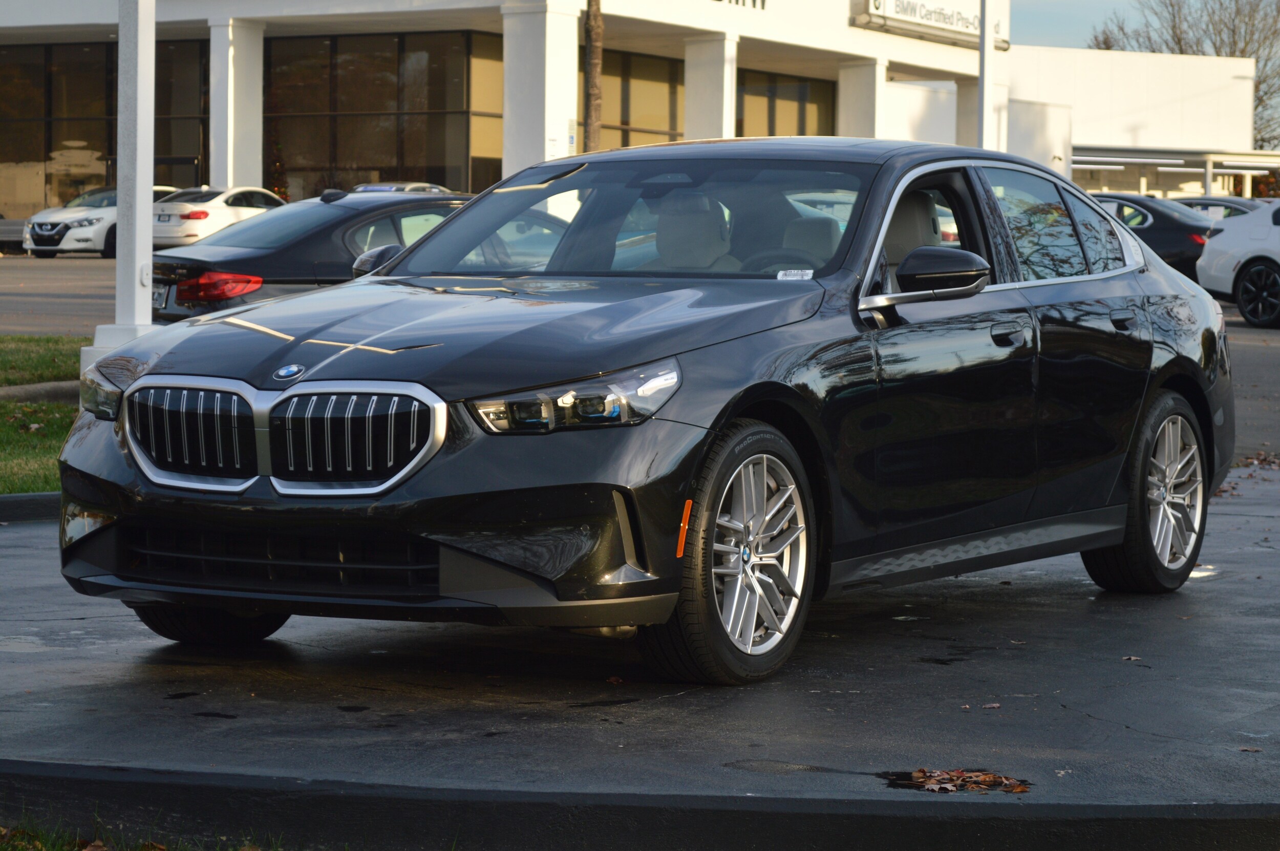 2025 BMW 5 Series 530i photo 6