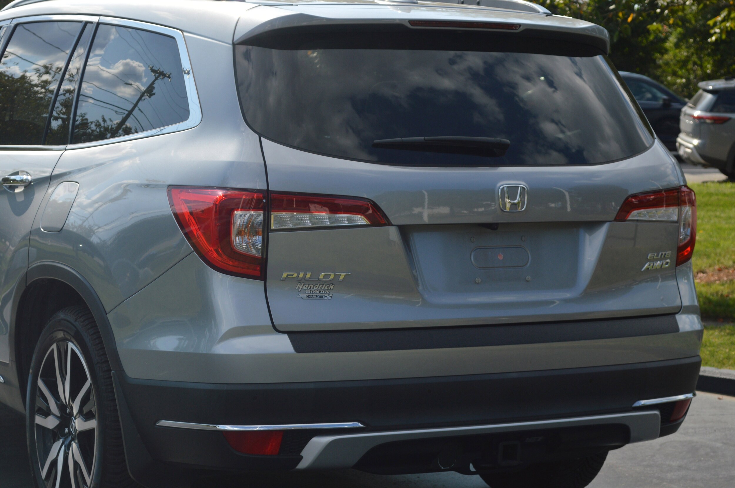 2021 Honda Pilot Elite photo 2