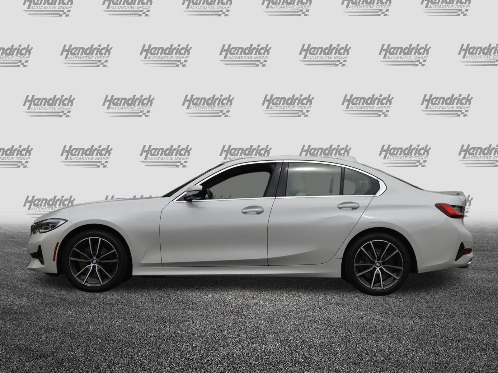 2022 BMW 3 Series 330i photo 6