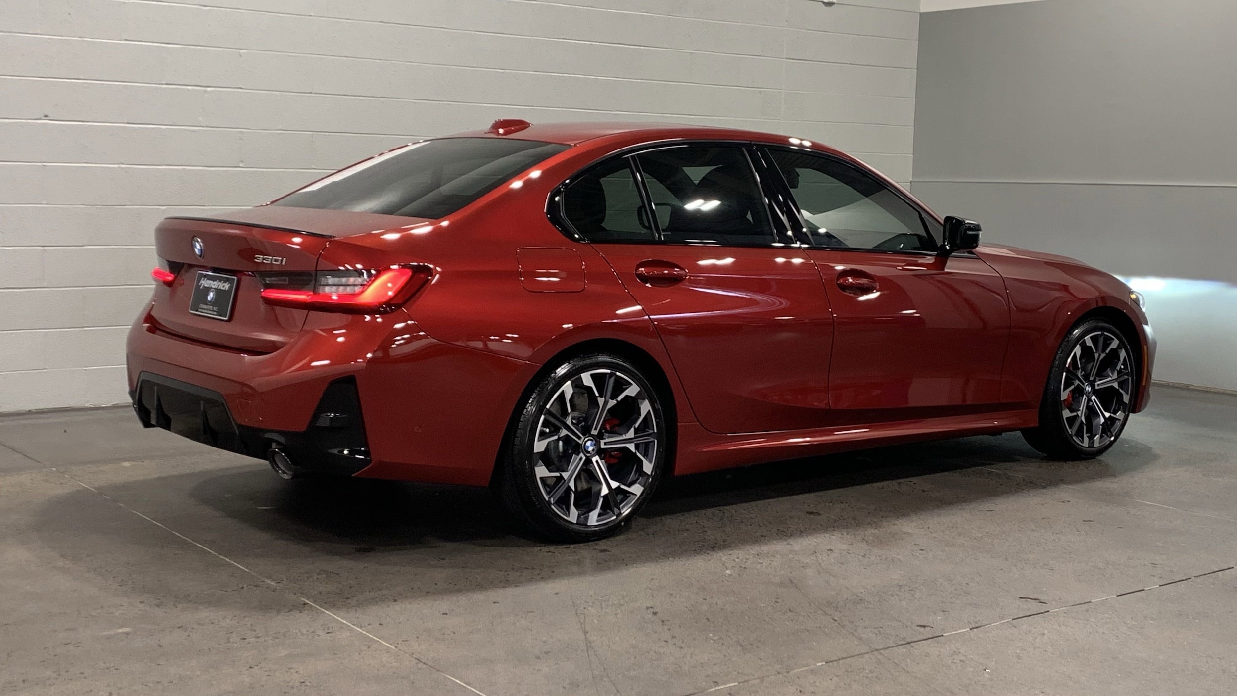 2025 BMW 3 Series 330i photo 3