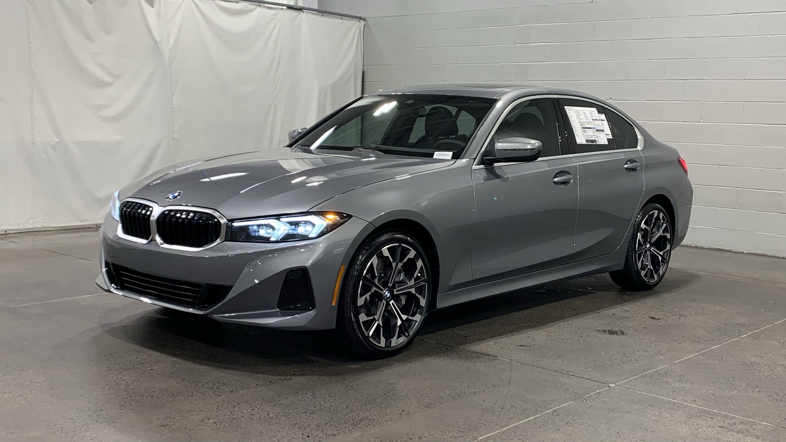 2025 Bmw 330i xDrive photo 2