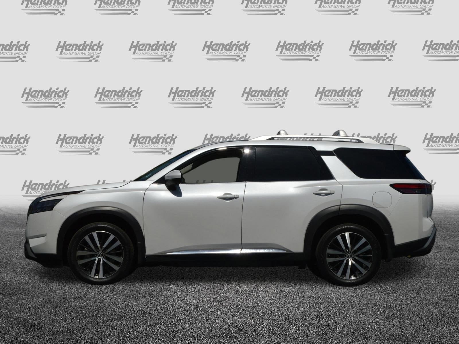 2025 Nissan Pathfinder Platinum photo 6