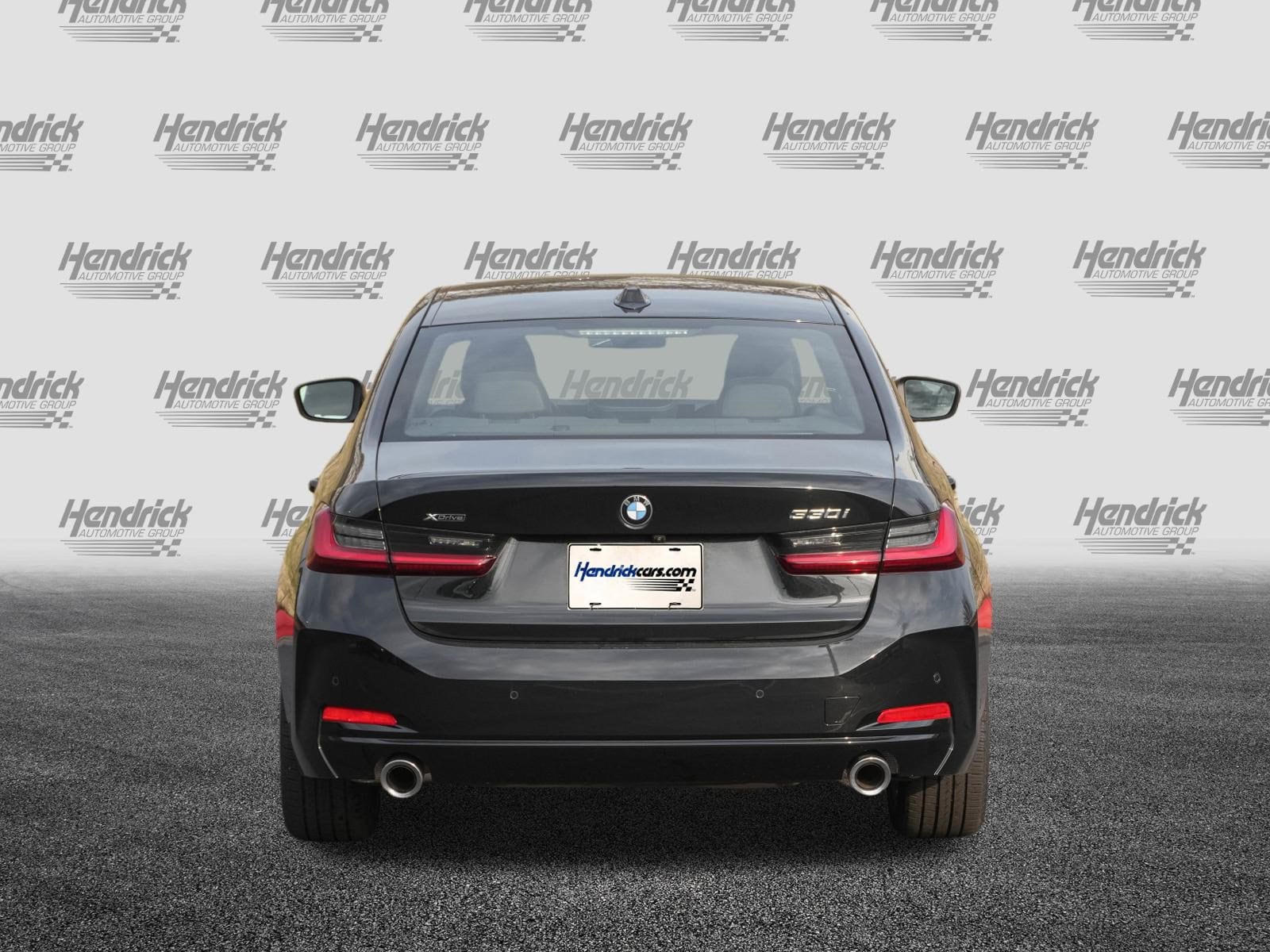 2025 BMW 3 Series 330i xDrive photo 3