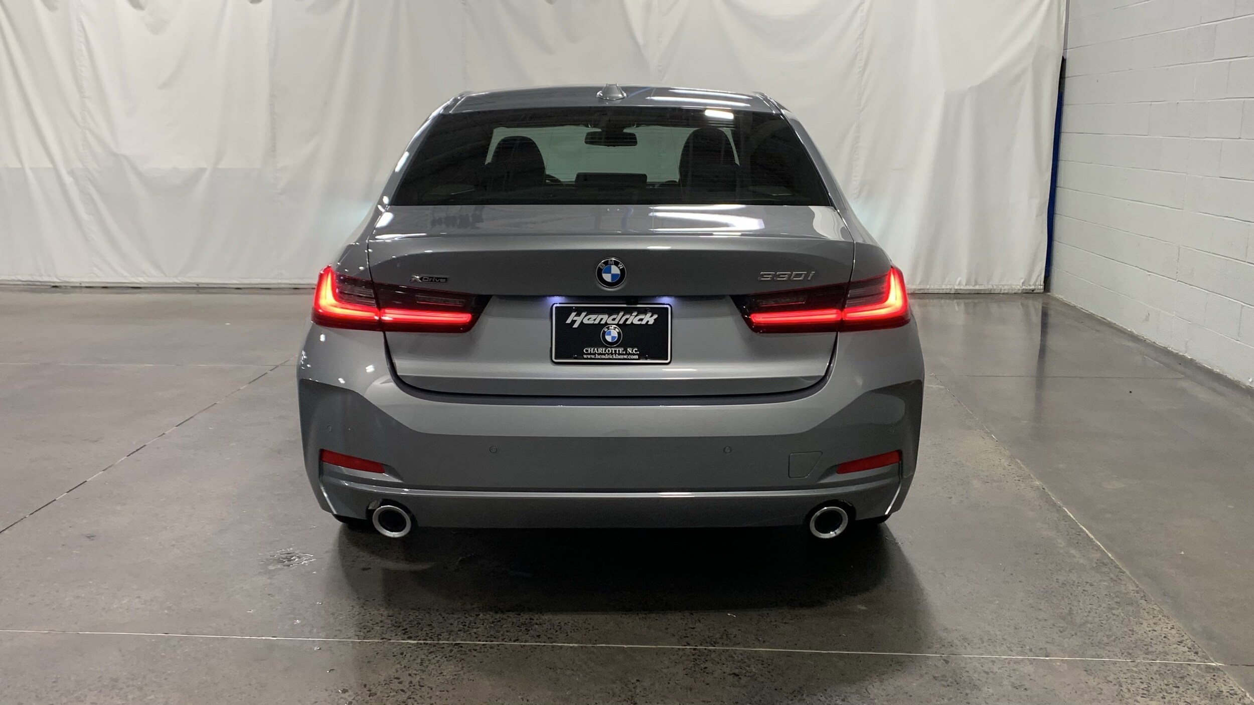 2025 BMW 3 Series 330i xDrive photo 6