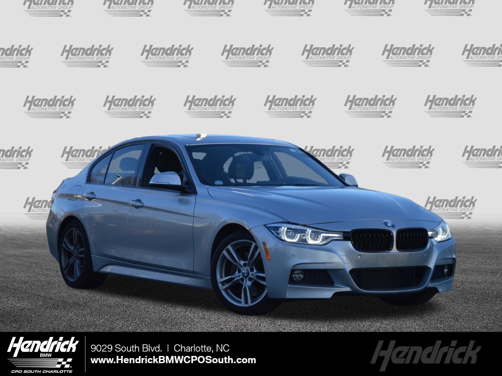 2017 BMW 3 Series 330i's photo