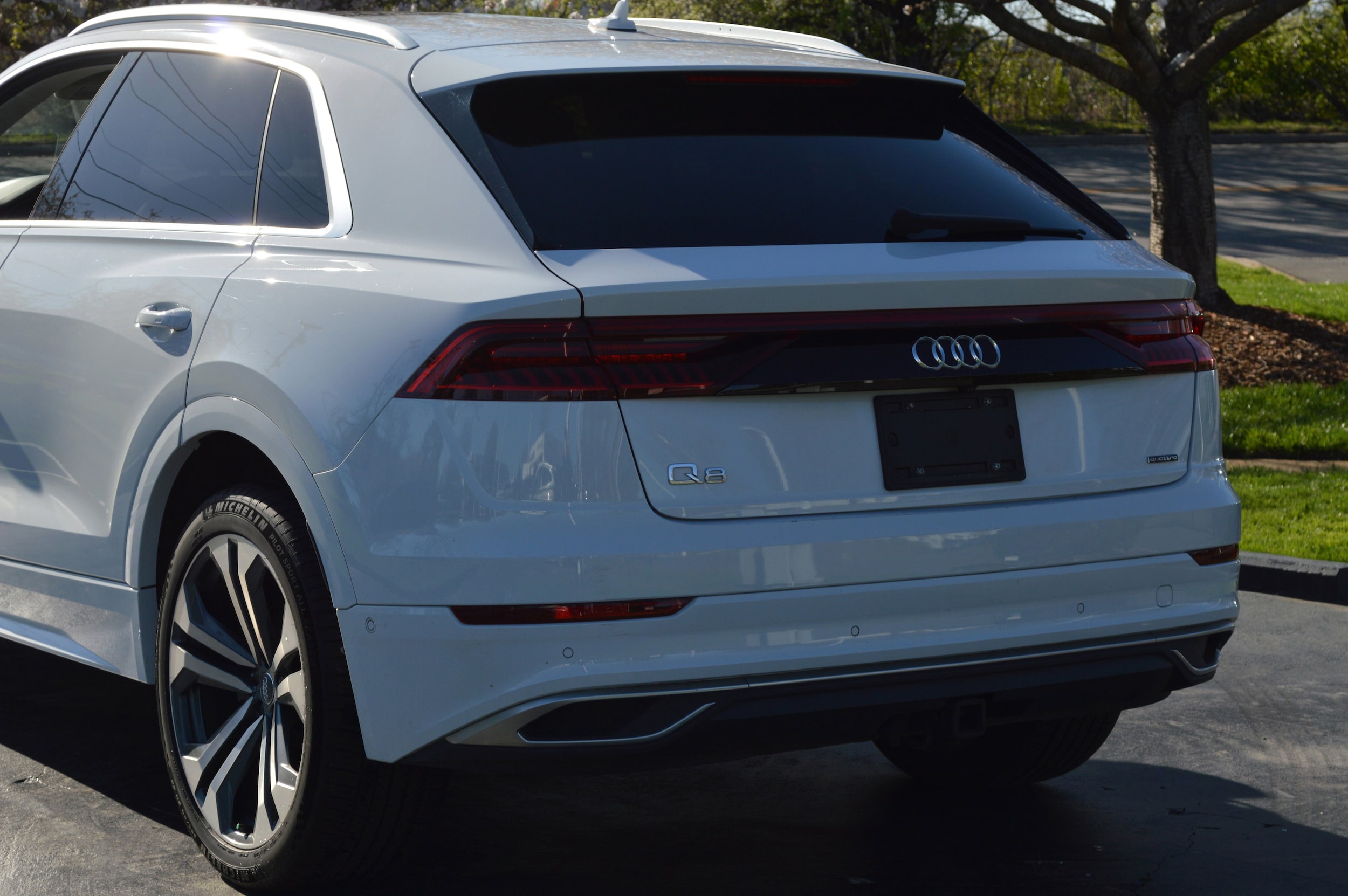 2019 Audi Q8 Prestige photo 2