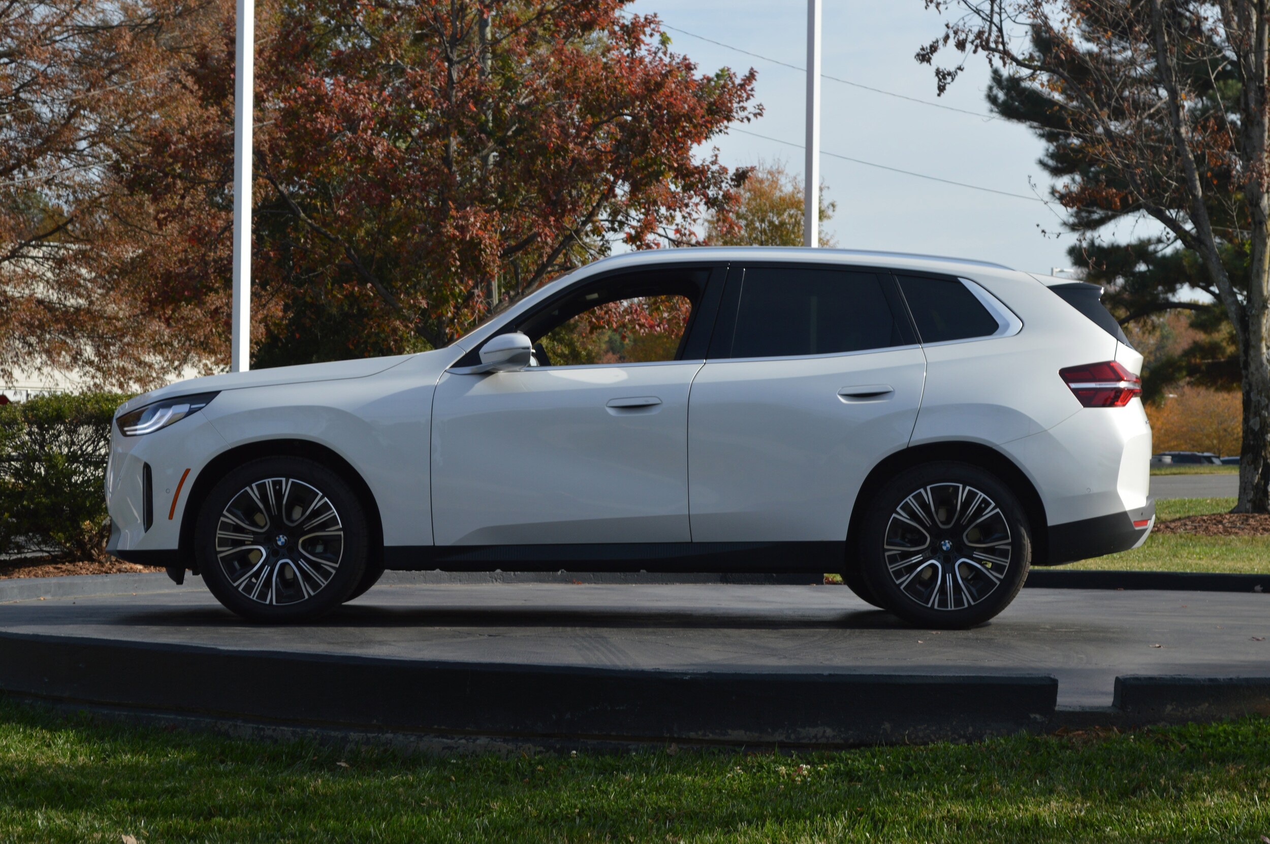 2026 BMW X3 30 xDrive photo 3