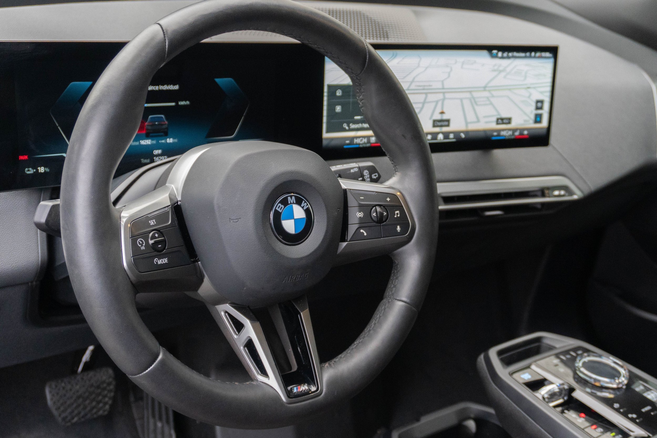 2025 BMW iX xDrive50 photo 6