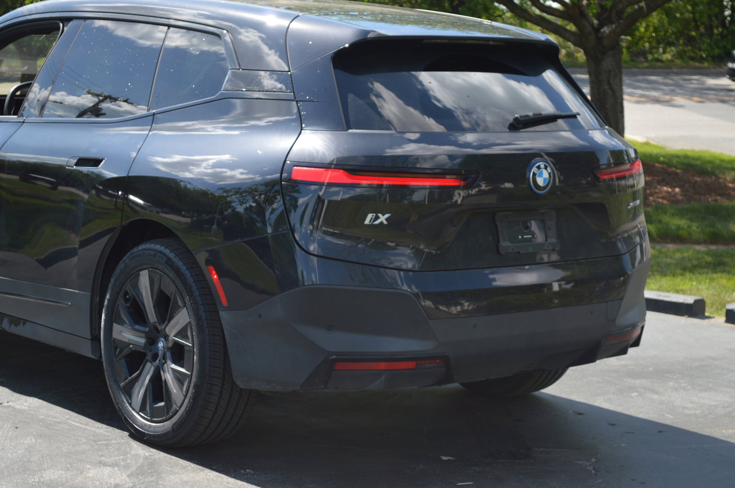 2024 BMW iX xDrive50 photo 2