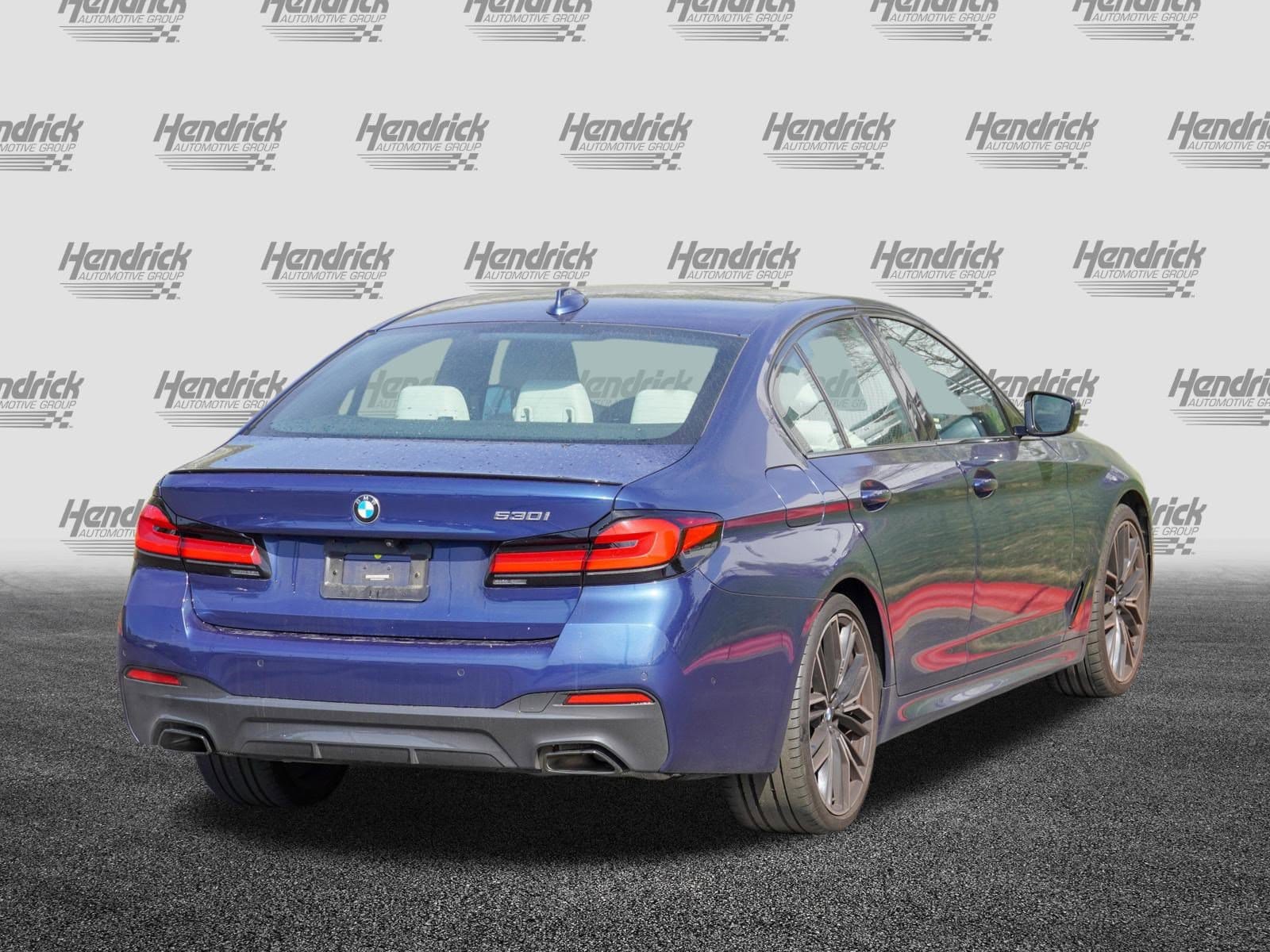2023 BMW 5 Series 530i photo 3