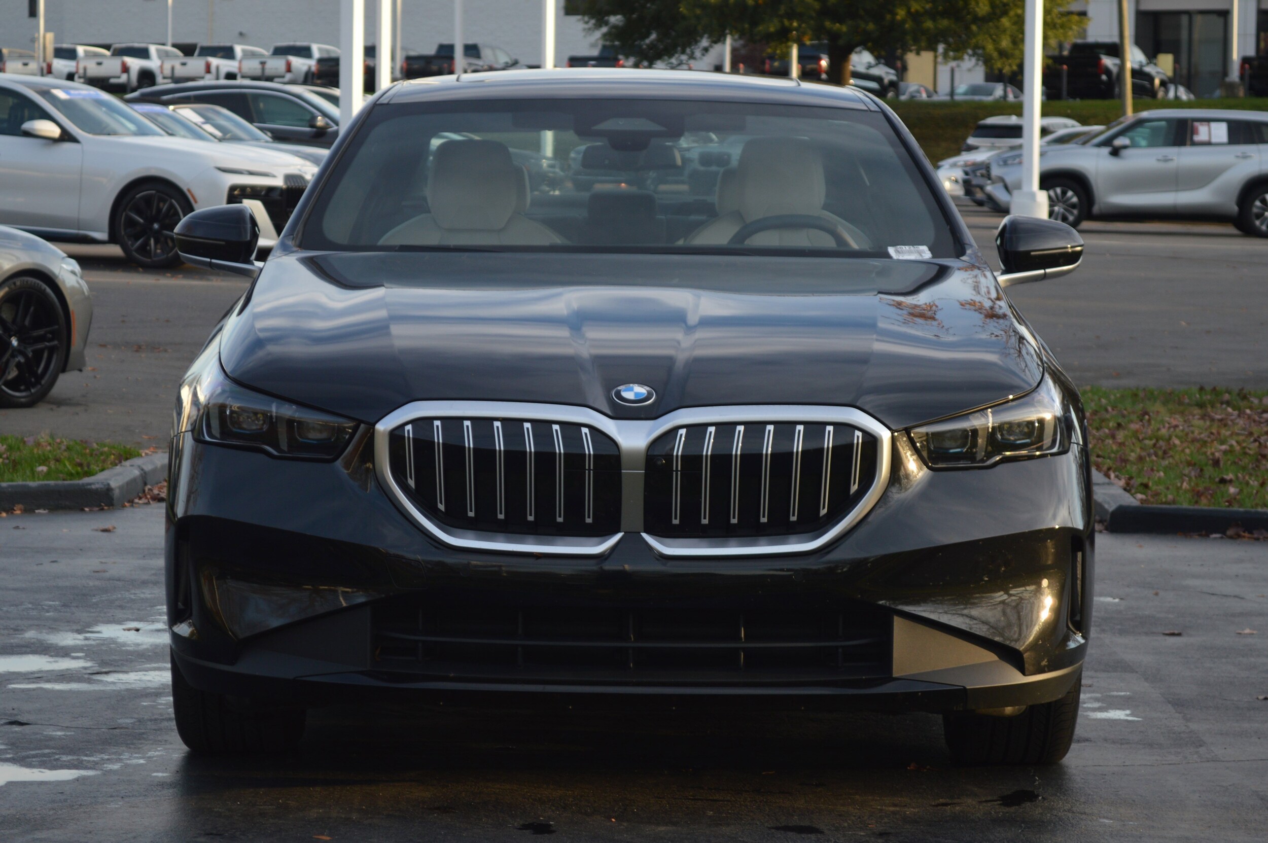 2025 BMW 5 Series 530i photo 5