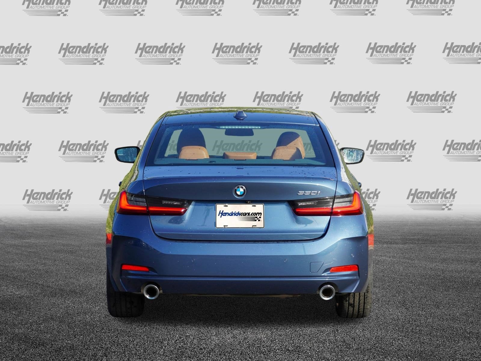 2025 BMW 3 Series 330i photo 3