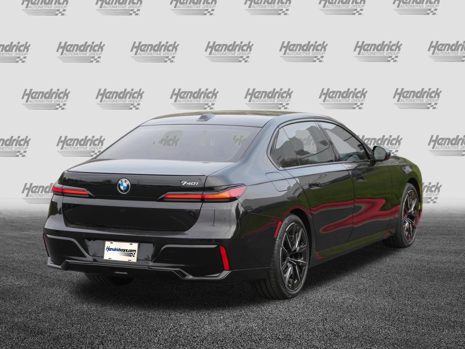 2023 BMW 7 Series 740i photo 3
