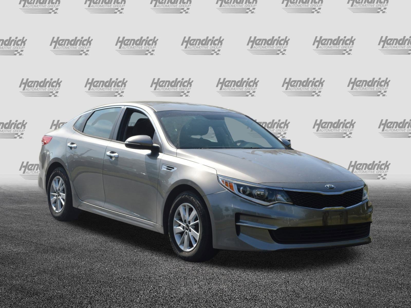2016 Kia Optima LX photo 2
