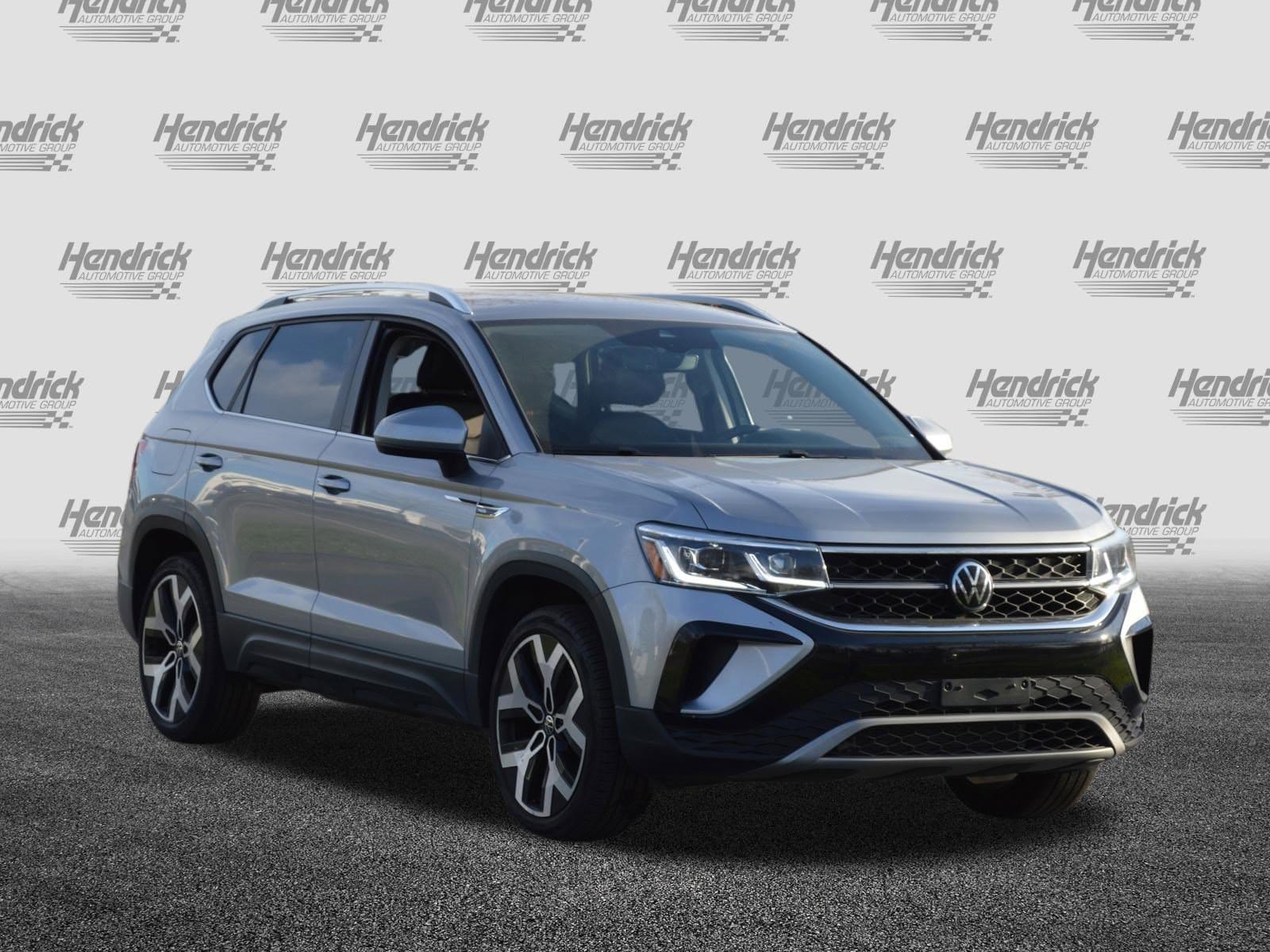 2022 Volkswagen Taos SEL photo 4