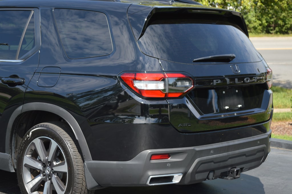 Used 2023 Honda Pilot Elite SUV