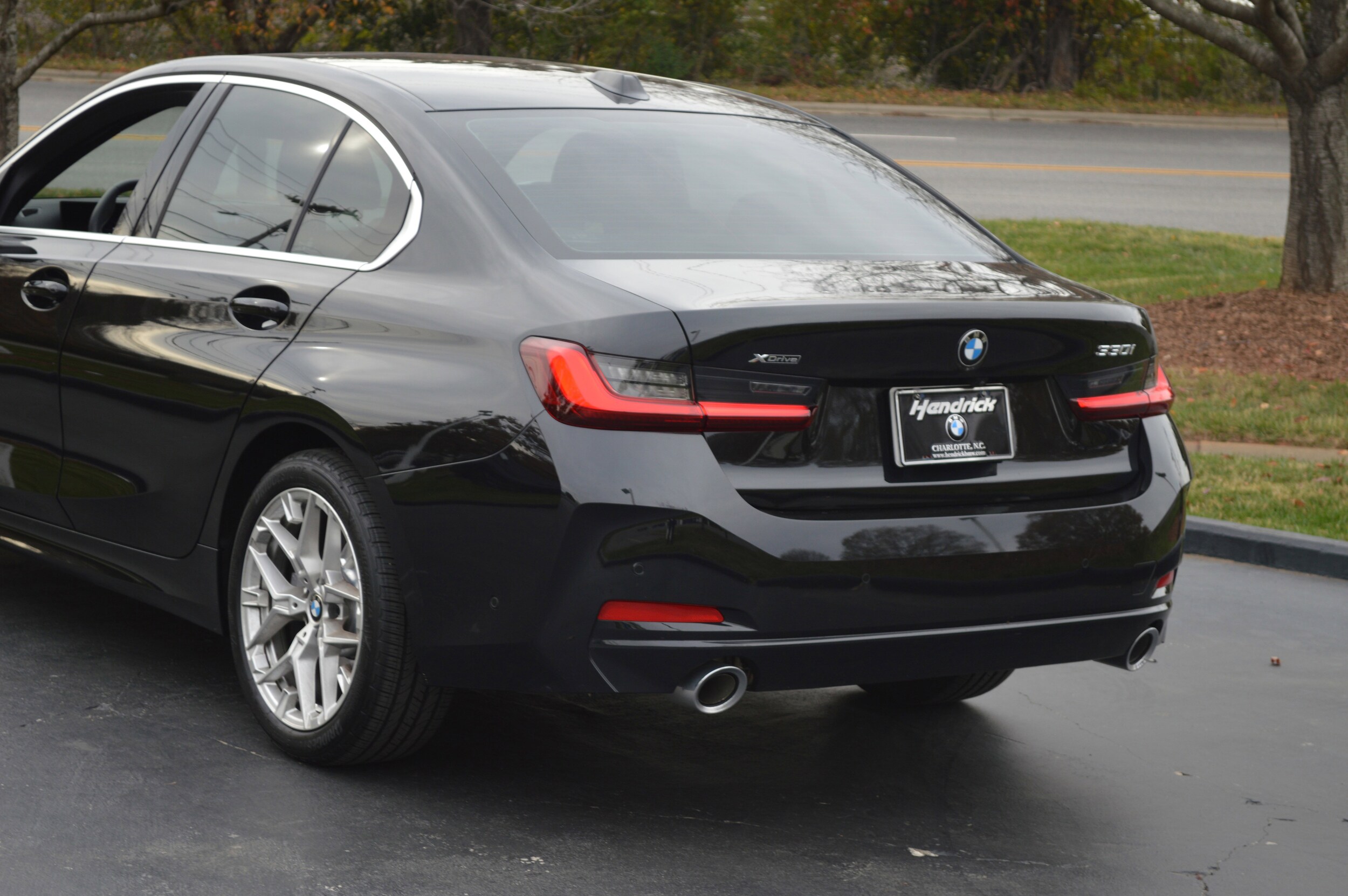 2025 Bmw 330i xDrive photo 2