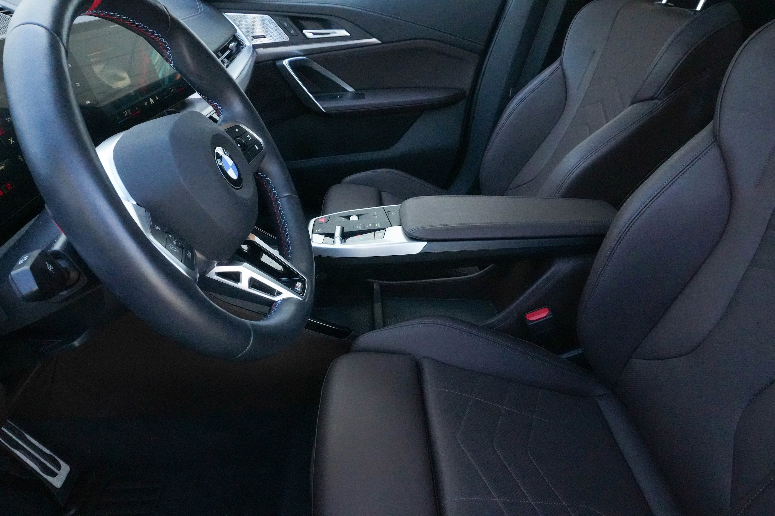 2025 BMW X2 M35i photo 3