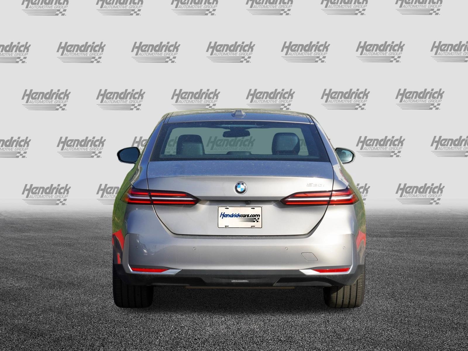 2025 BMW 5 Series 530i photo 6