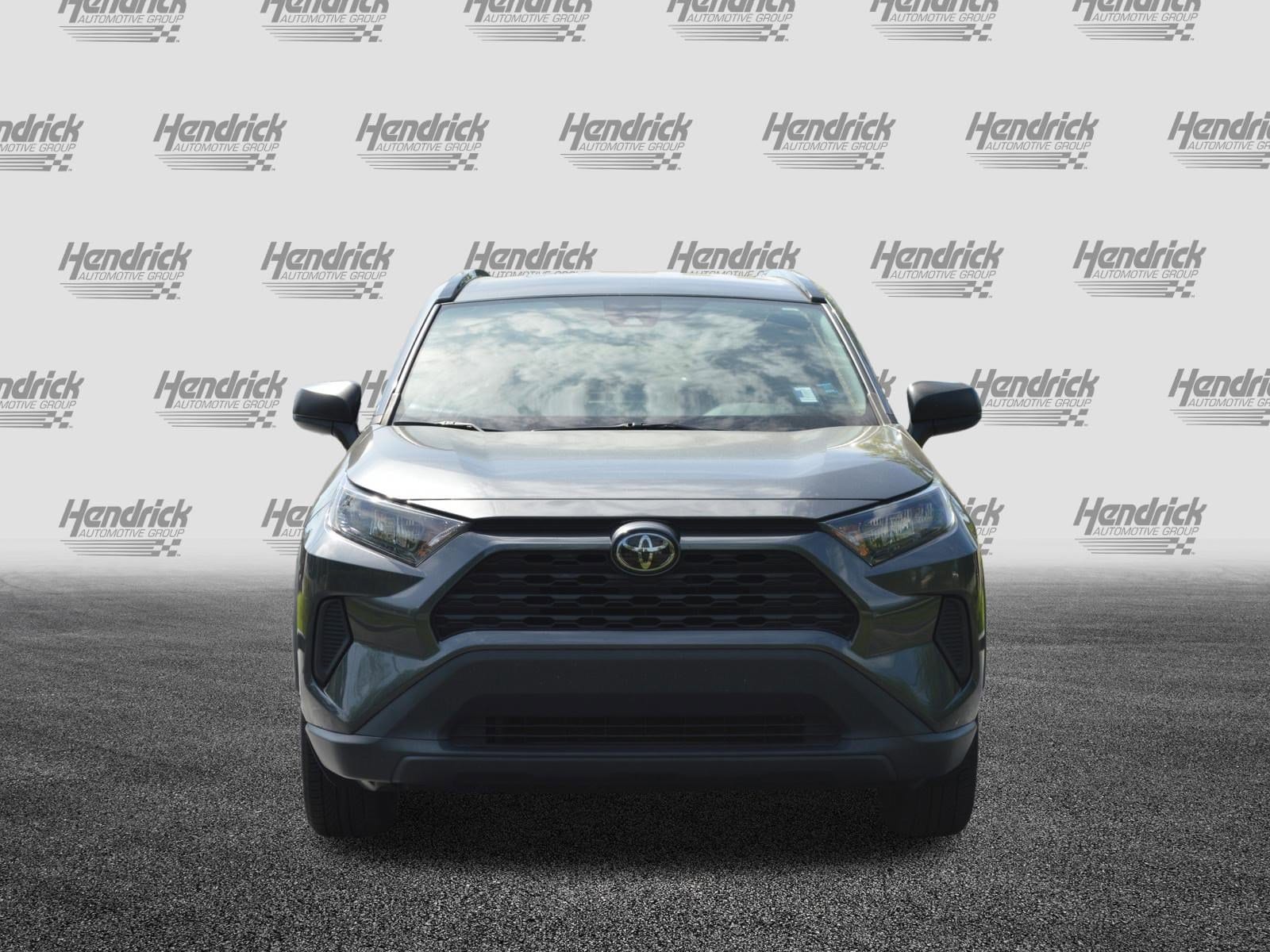 2020 Toyota RAV4 LE photo 5