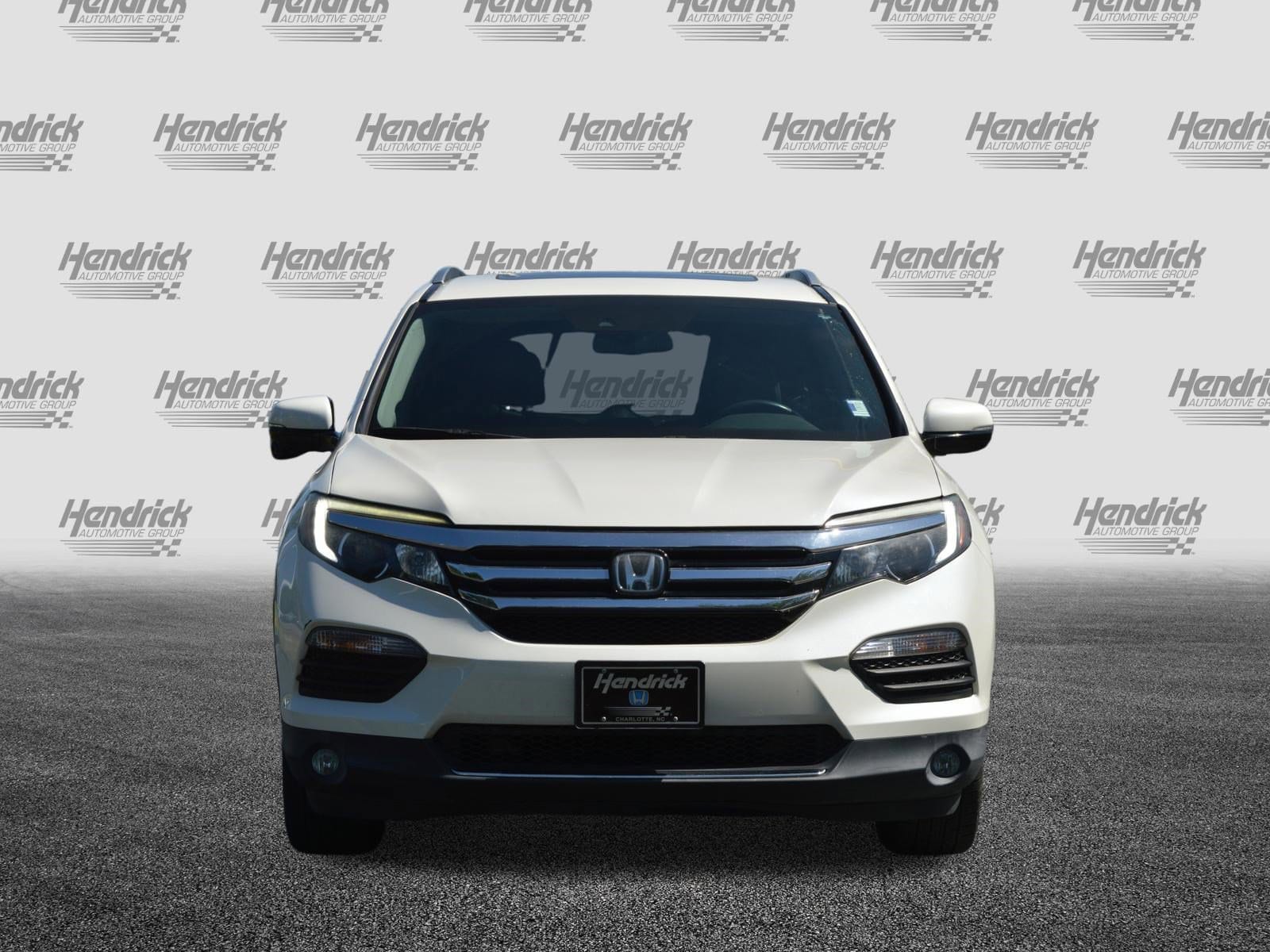 2017 Honda Pilot Touring photo 4