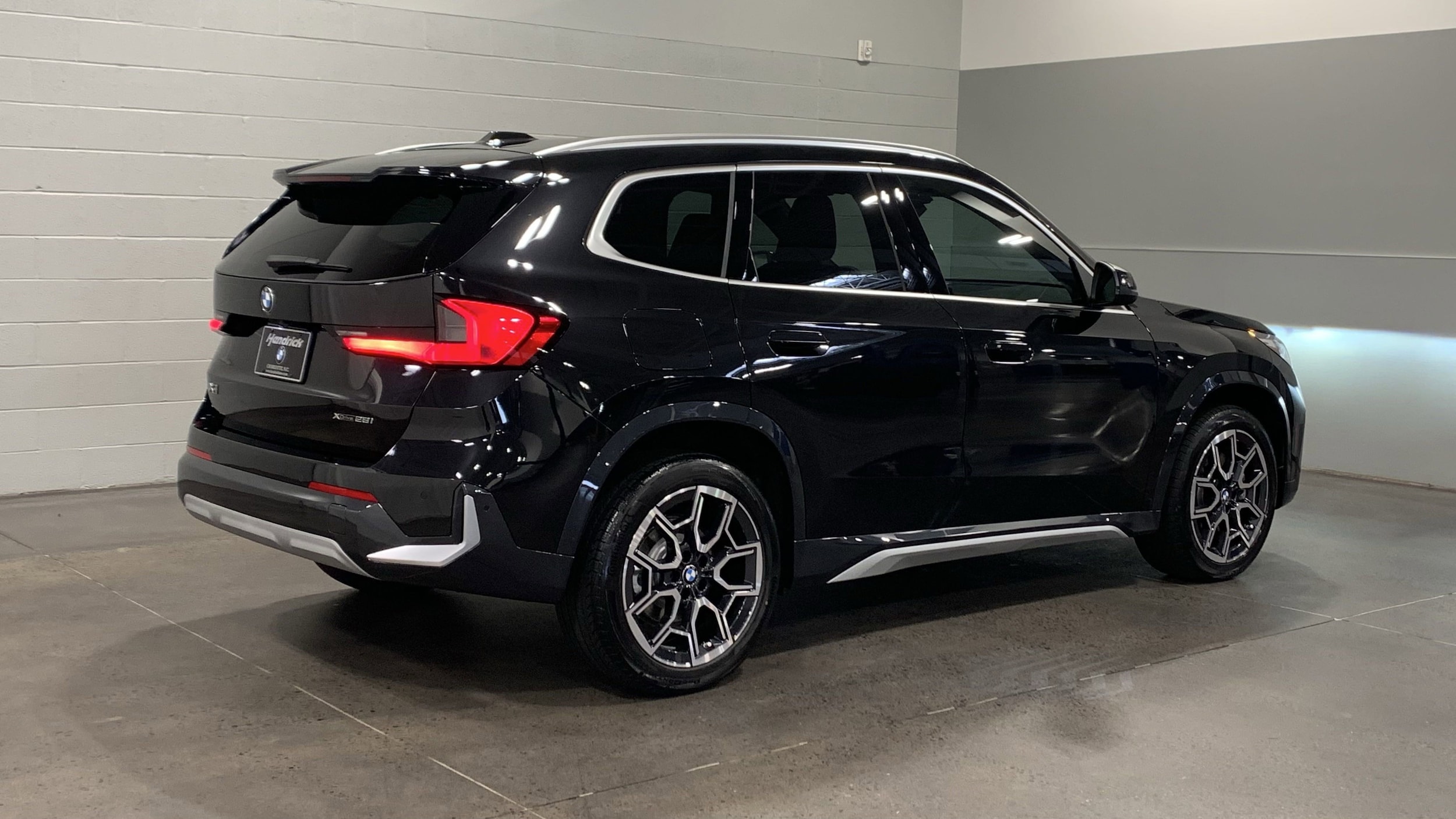 2026 BMW X1 xDrive28i photo 3