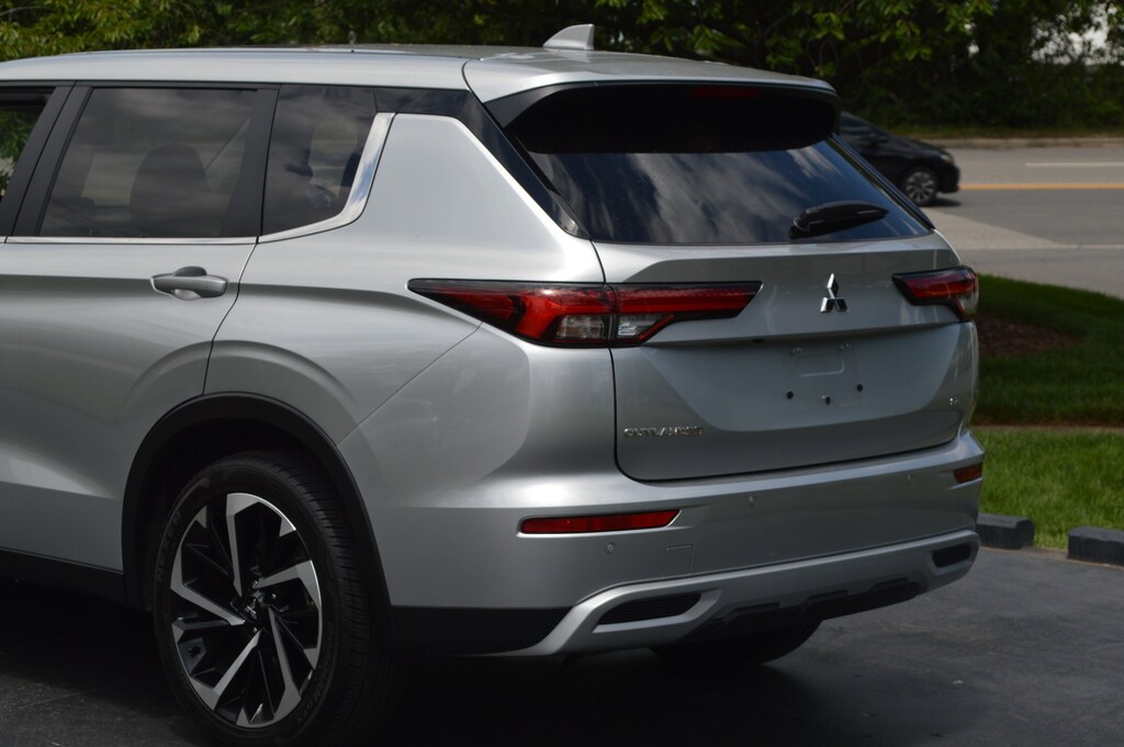 Used 2024 Mitsubishi Outlander SE SUV