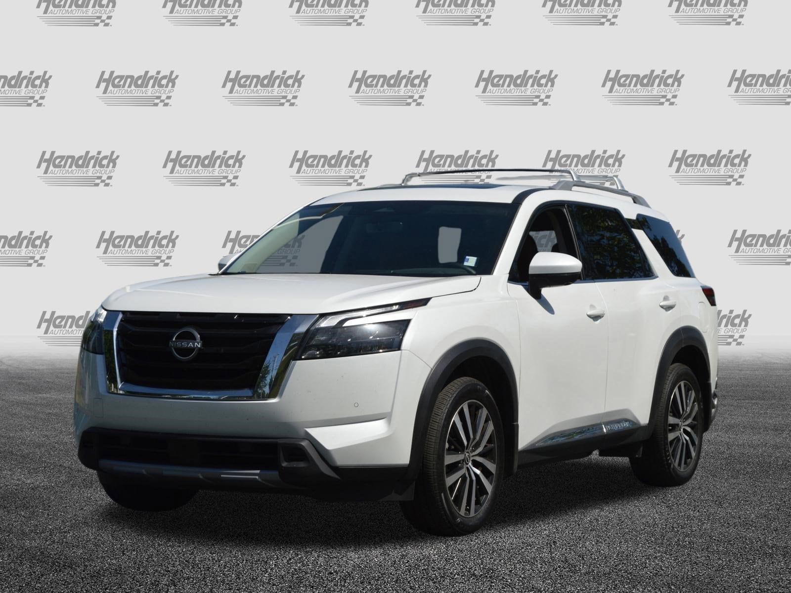 2025 Nissan Pathfinder Platinum photo 5
