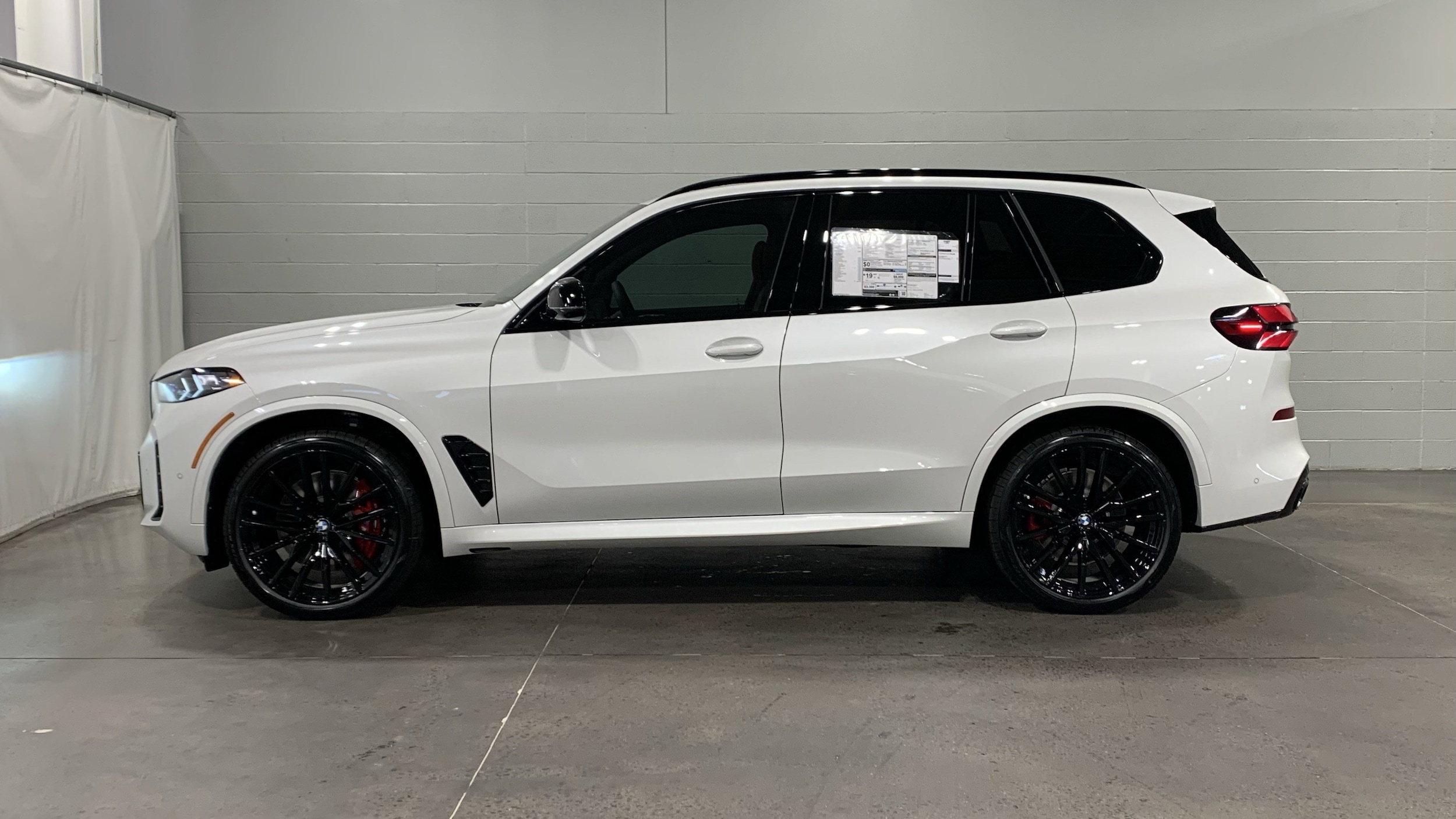 2026 BMW X5 M60i photo 4