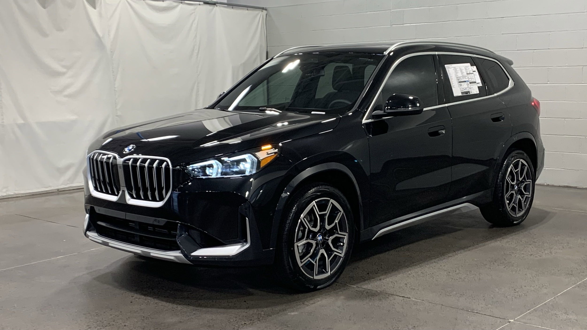 2026 BMW X1 xDrive28i photo 2