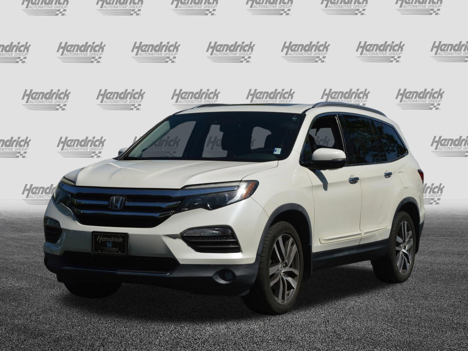 2017 Honda Pilot Touring photo 5