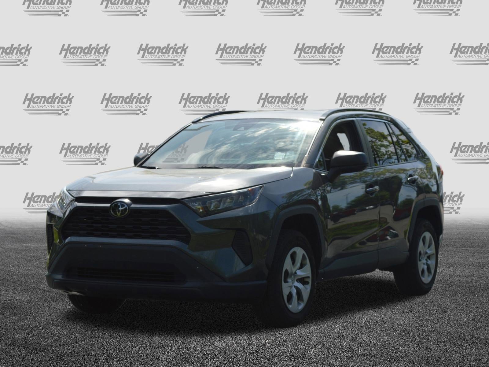 2020 Toyota RAV4 LE photo 6