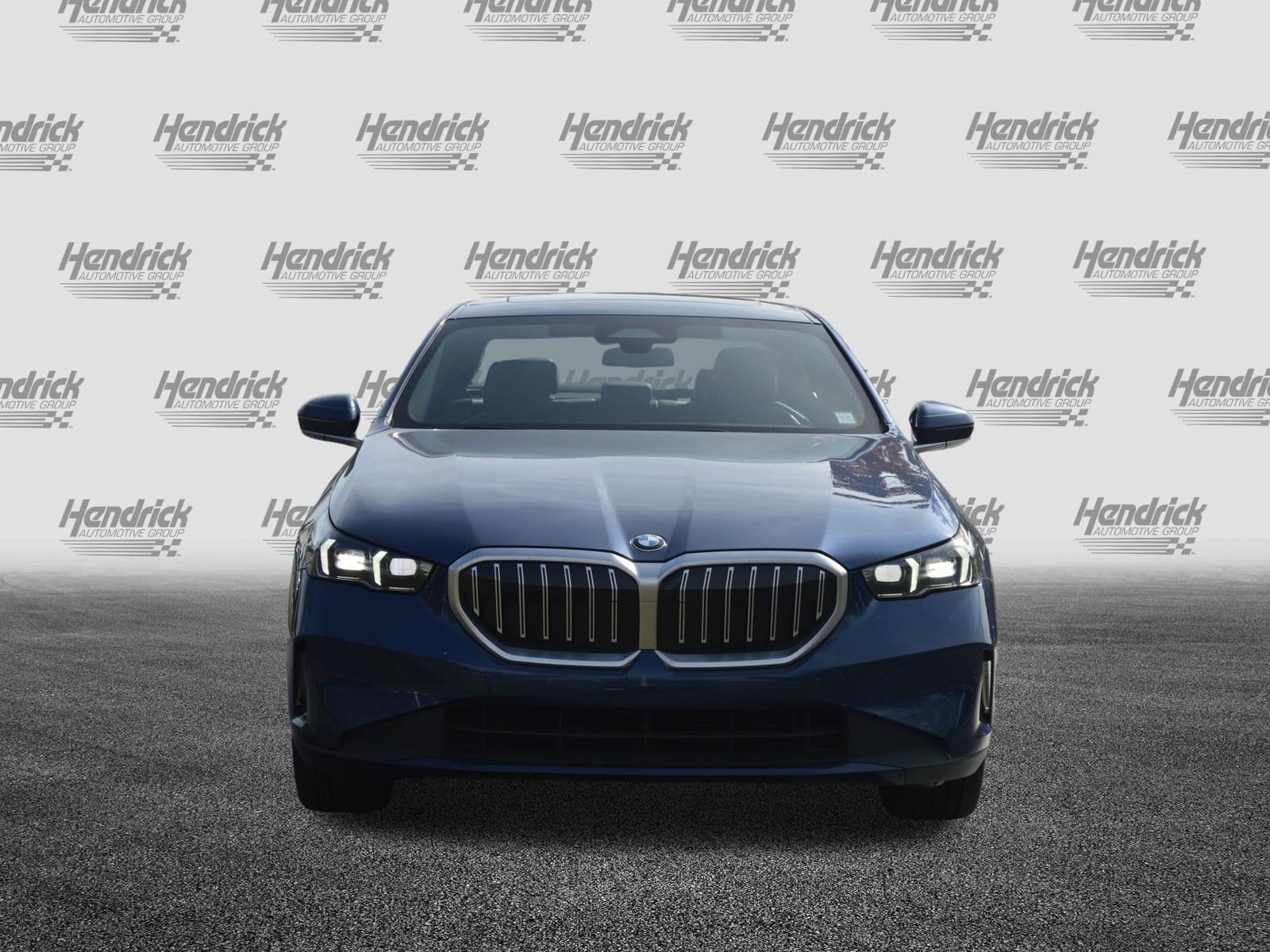 2025 BMW 5 Series 530i xDrive photo 5