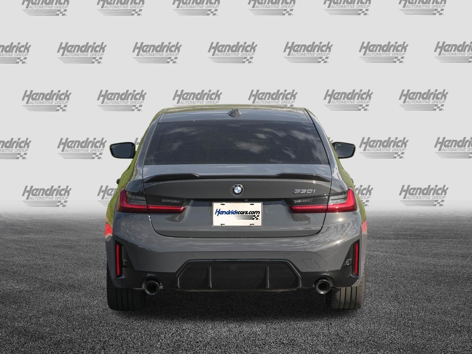 2025 BMW 3 Series 330i photo 3