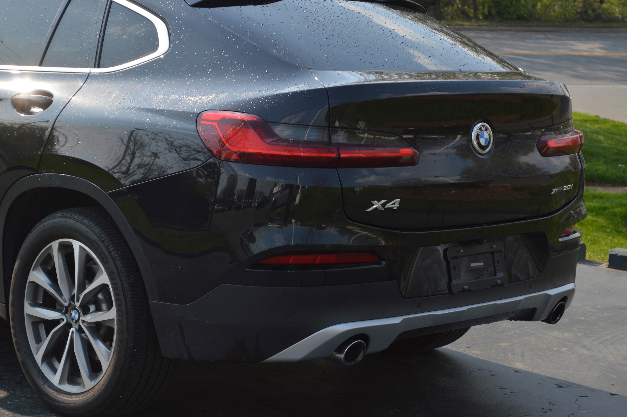2019 BMW X4 xDrive30i photo 2