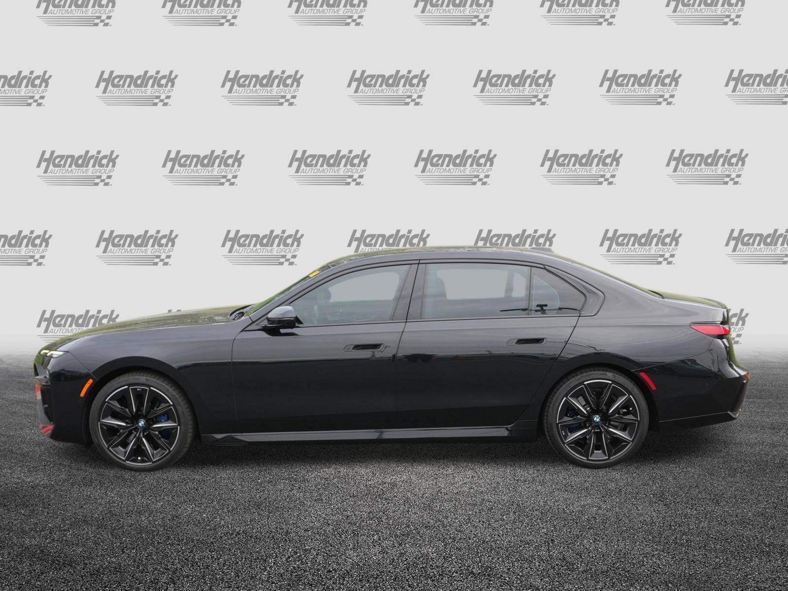 2023 BMW 7 Series 740i photo 4