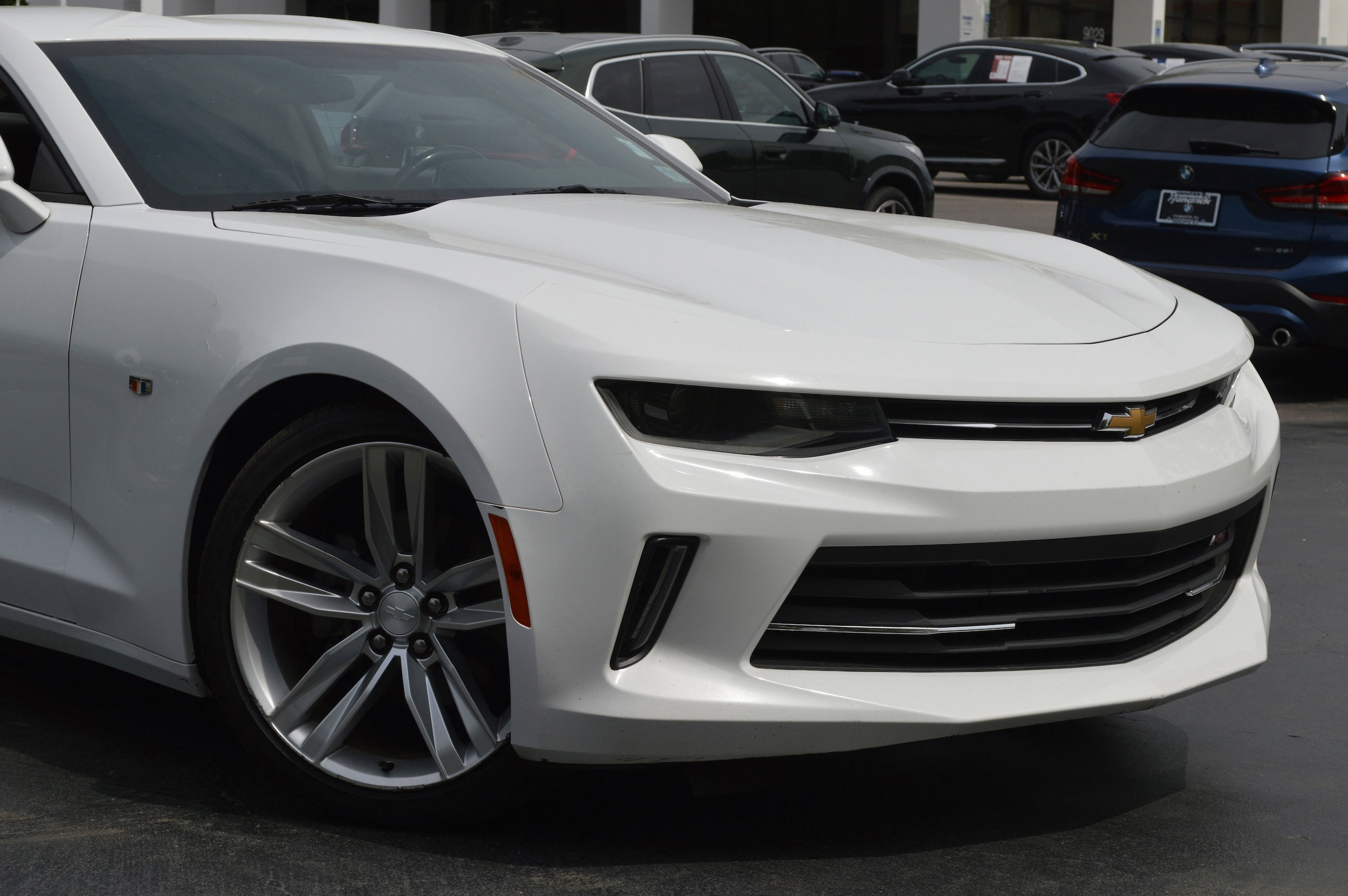 2017 Chevrolet Camaro 1LT photo 2